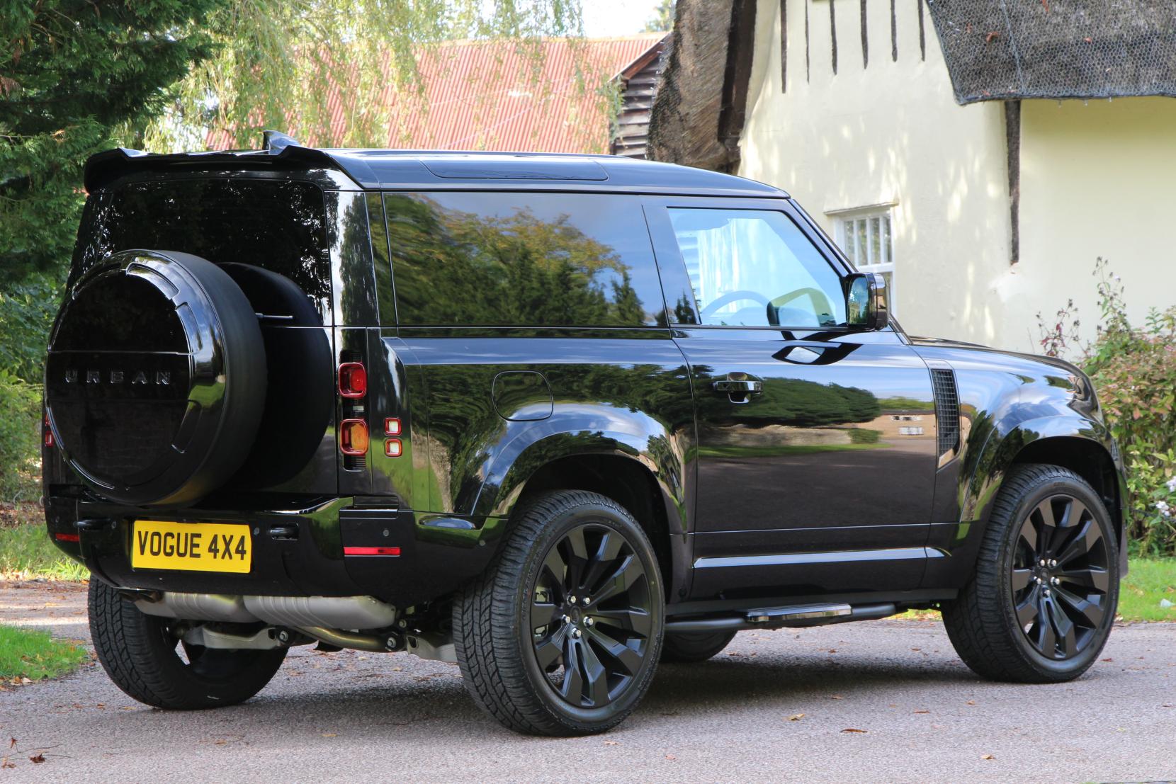 Land Rover Defender 90 3.0 D250 MHEV X-Dynamic HSE Hard Top SUV 3dr Diesel Auto 4WD SWB Euro 6 (s/s) (250 ps)