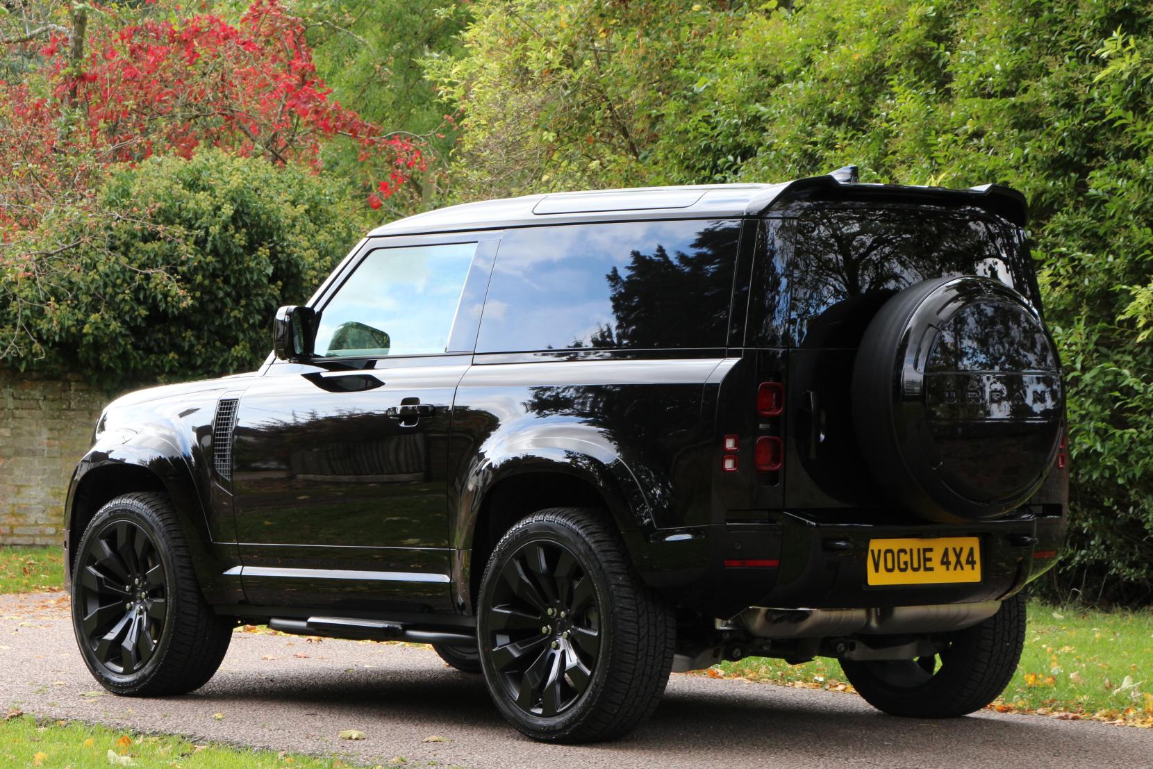 Land Rover Defender 90 3.0 D250 MHEV X-Dynamic HSE Hard Top SUV 3dr Diesel Auto 4WD SWB Euro 6 (s/s) (250 ps)