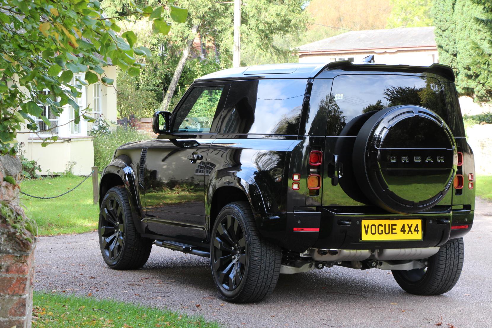 Land Rover Defender 90 3.0 D250 MHEV X-Dynamic HSE Hard Top SUV 3dr Diesel Auto 4WD SWB Euro 6 (s/s) (250 ps)