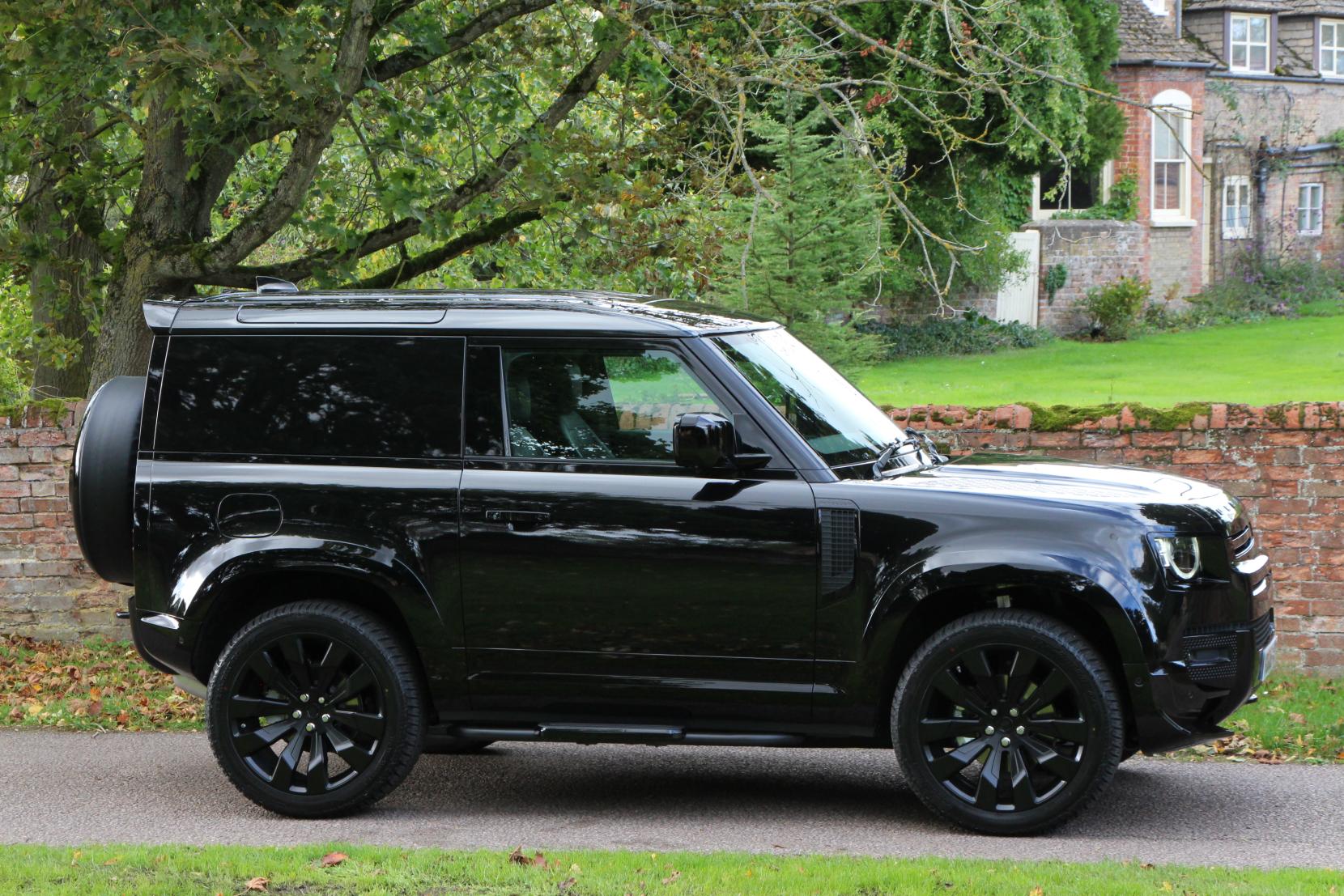 Land Rover Defender 90 3.0 D250 MHEV X-Dynamic HSE Hard Top SUV 3dr Diesel Auto 4WD SWB Euro 6 (s/s) (250 ps)