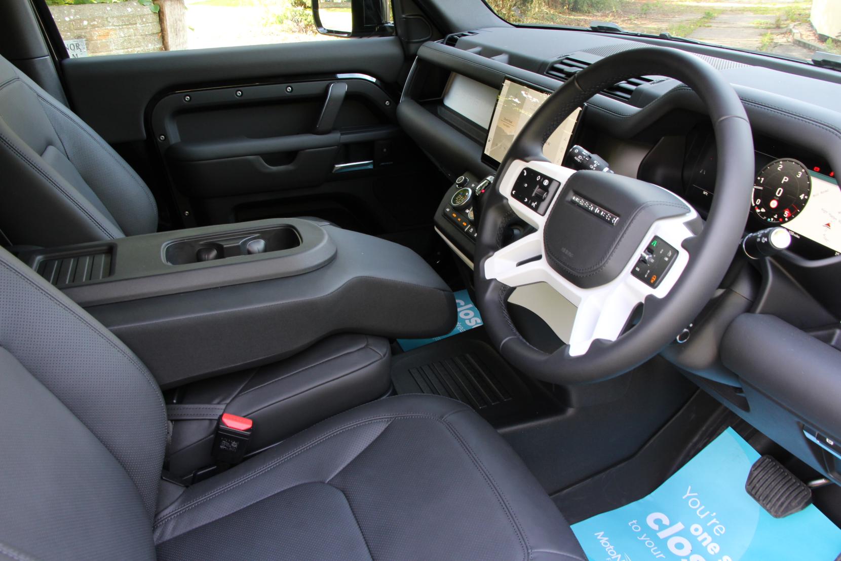 Land Rover Defender 90 3.0 D250 MHEV X-Dynamic HSE Hard Top SUV 3dr Diesel Auto 4WD SWB Euro 6 (s/s) (250 ps)