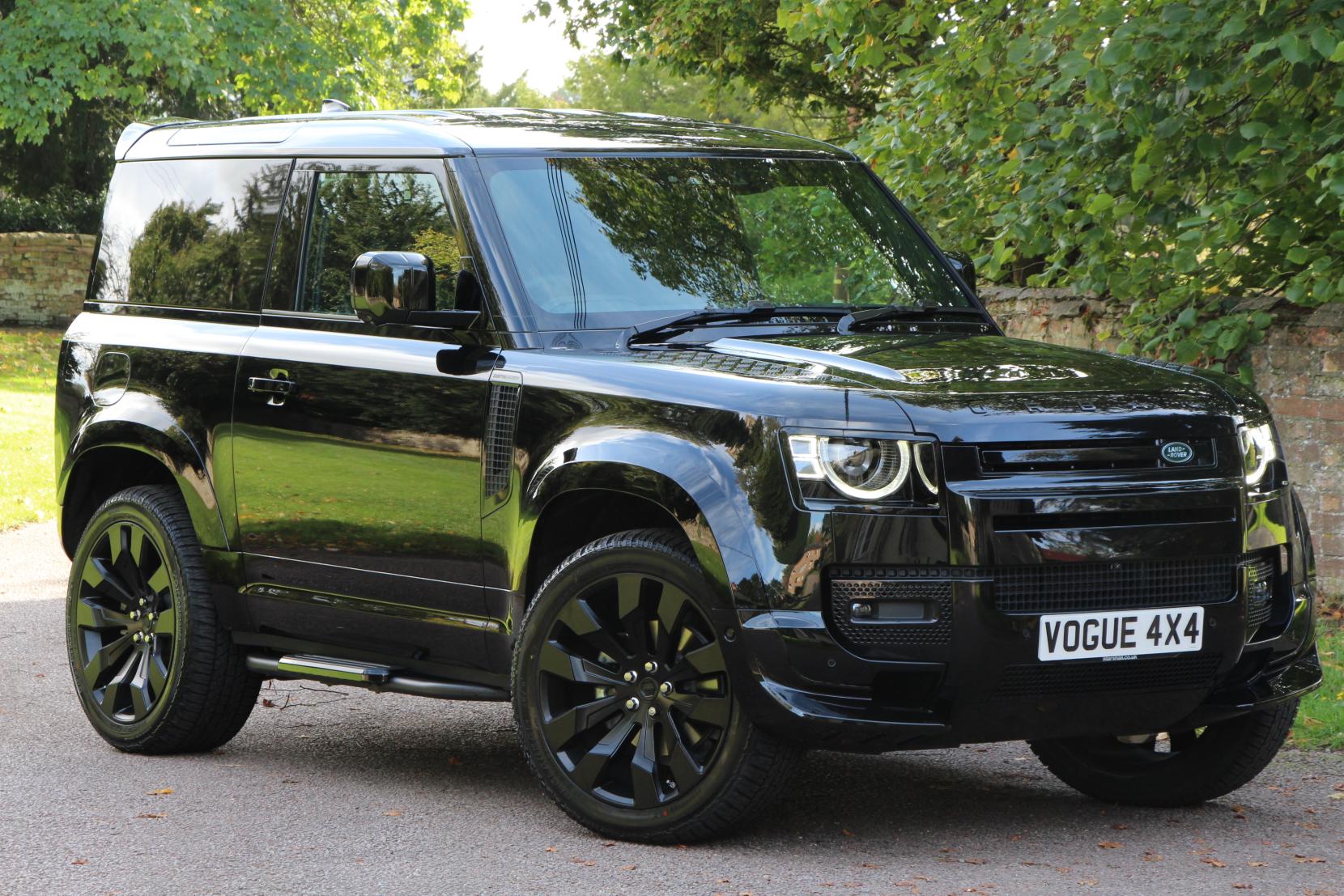 Land Rover Defender 90 3.0 D250 MHEV X-Dynamic HSE Hard Top SUV 3dr Diesel Auto 4WD SWB Euro 6 (s/s) (250 ps)