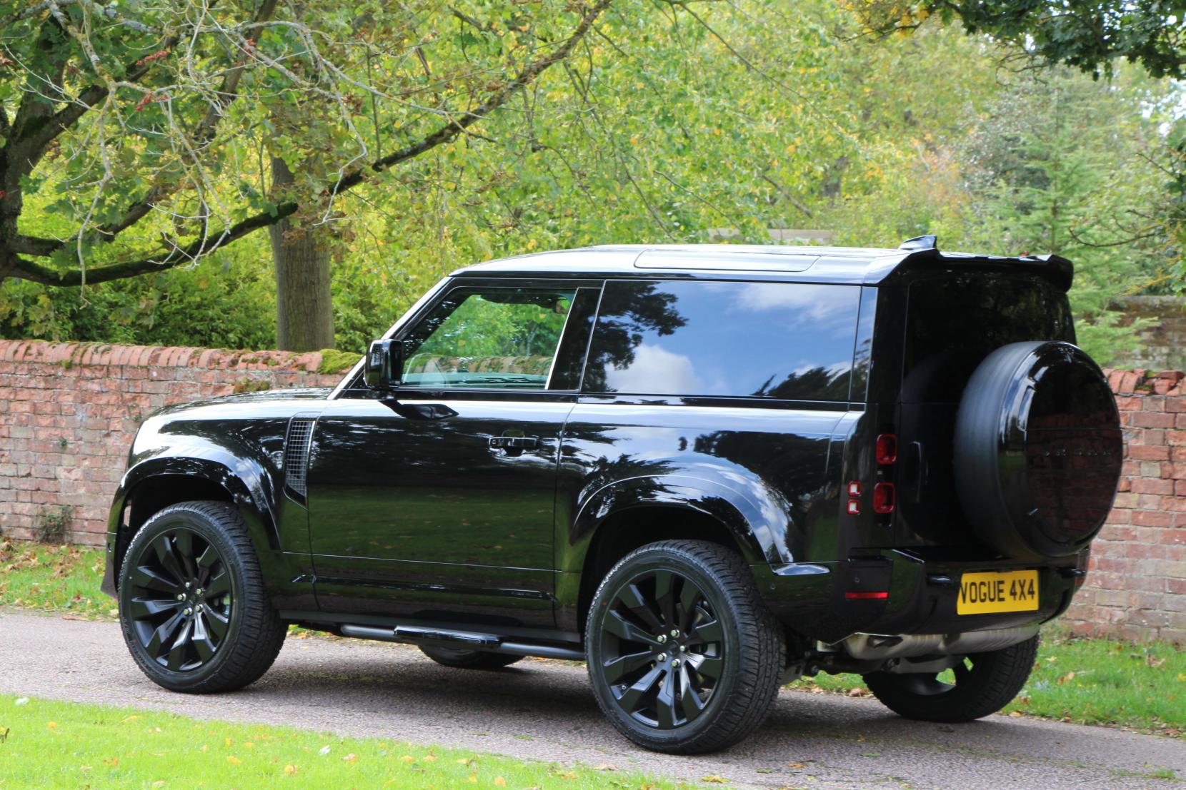 Land Rover Defender 90 3.0 D250 MHEV X-Dynamic HSE Hard Top SUV 3dr Diesel Auto 4WD SWB Euro 6 (s/s) (250 ps)