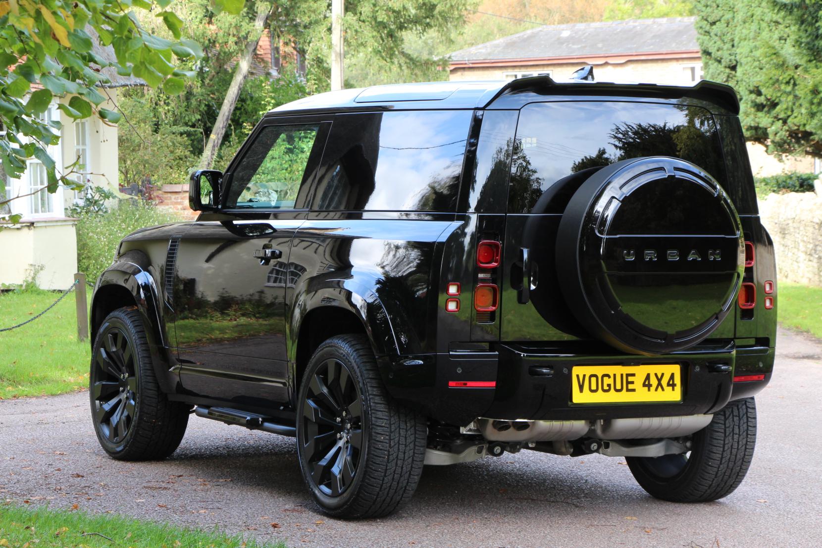 Land Rover Defender 90 3.0 D250 MHEV X-Dynamic HSE Hard Top SUV 3dr Diesel Auto 4WD SWB Euro 6 (s/s) (250 ps)