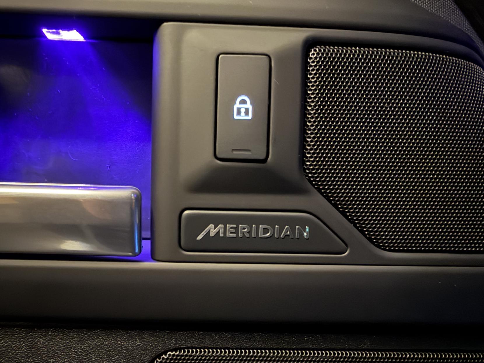 Land Rover Defender 110 3.0 D350 MHEV X-Dynamic HSE Hard Top SUV 5dr Diesel Auto 4WD MWB Euro 6 (s/s) (350 ps)