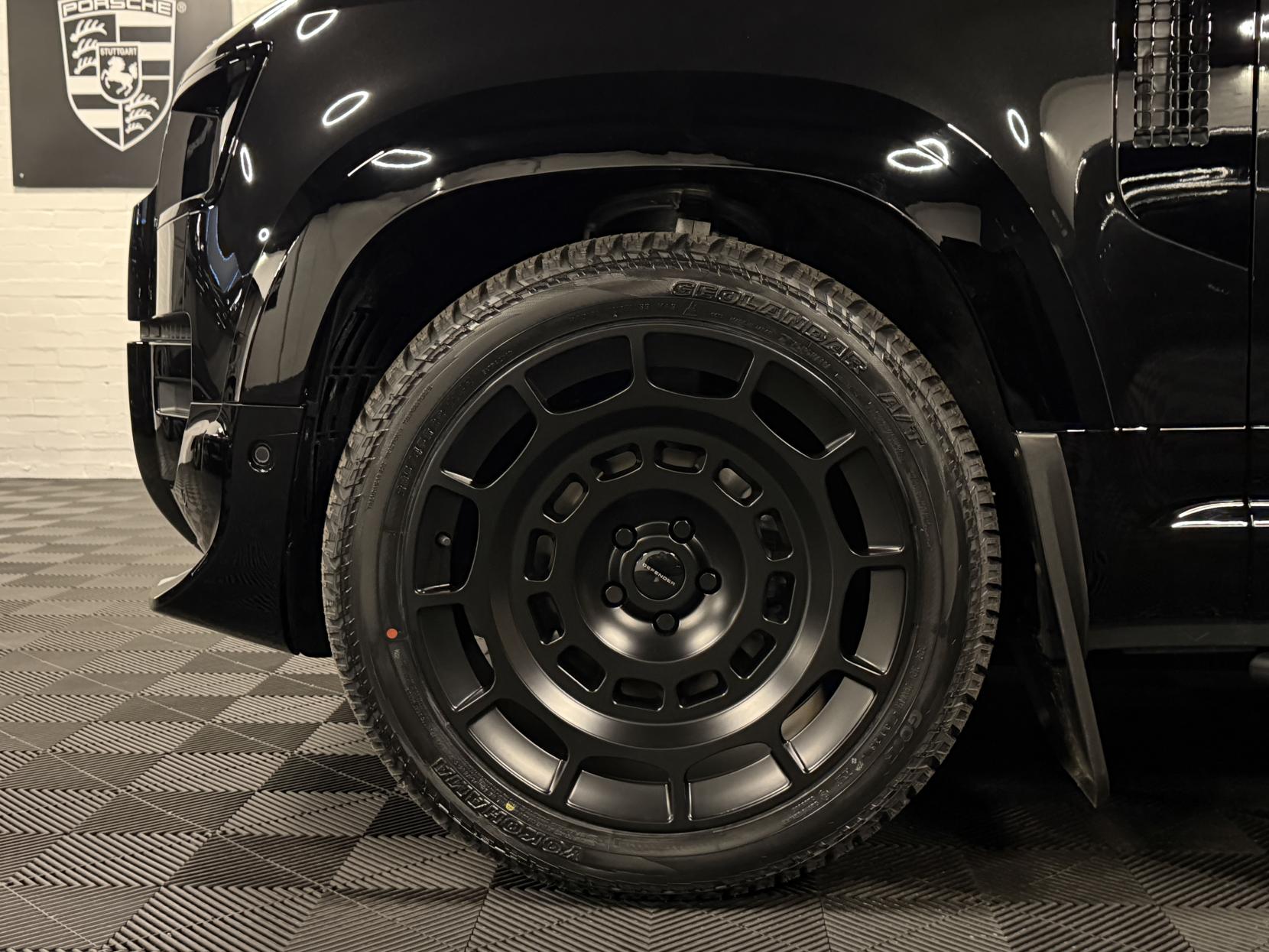 Land Rover Defender 90 3.0 D250 MHEV X-Dynamic SE Hard Top SUV 3dr Diesel Auto 4WD SWB Euro 6 (s/s) (249 ps)