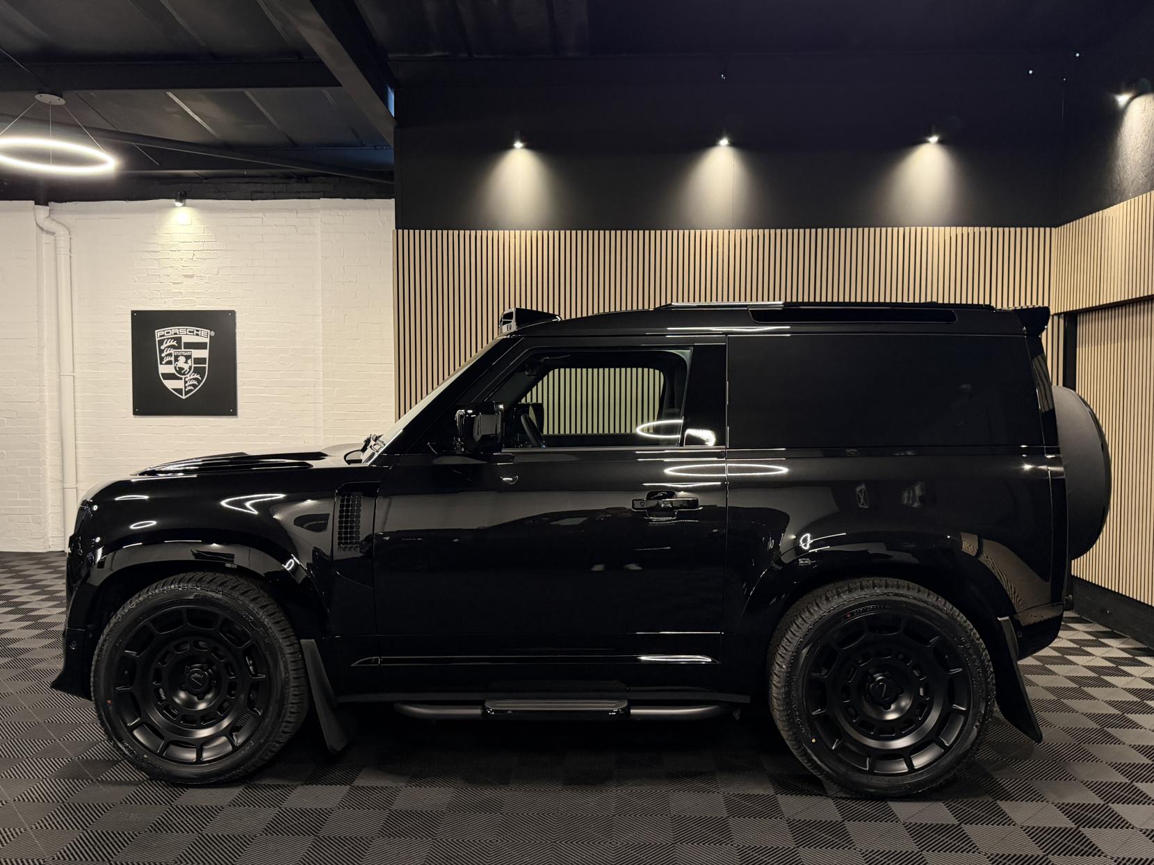 Land Rover Defender 90 3.0 D250 MHEV X-Dynamic SE Hard Top SUV 3dr Diesel Auto 4WD SWB Euro 6 (s/s) (249 ps)