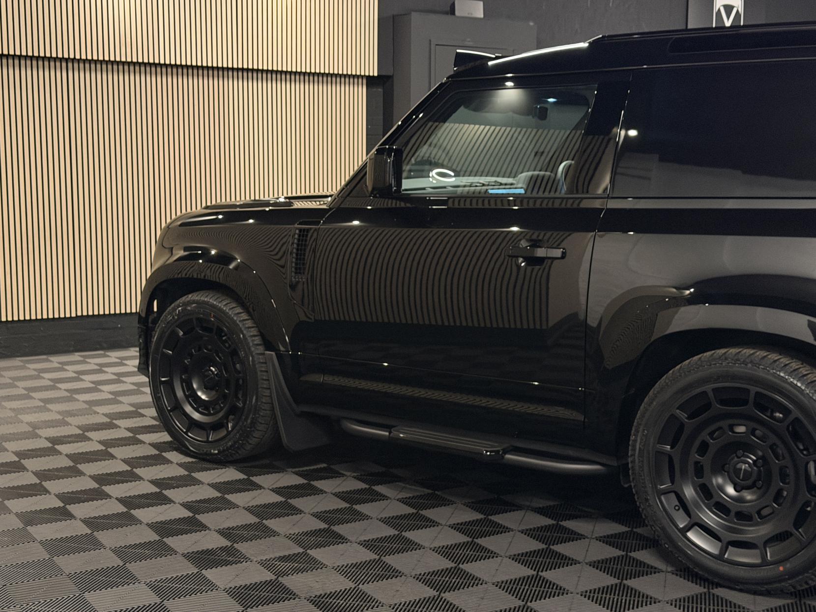 Land Rover Defender 90 3.0 D250 MHEV X-Dynamic SE Hard Top SUV 3dr Diesel Auto 4WD SWB Euro 6 (s/s) (249 ps)