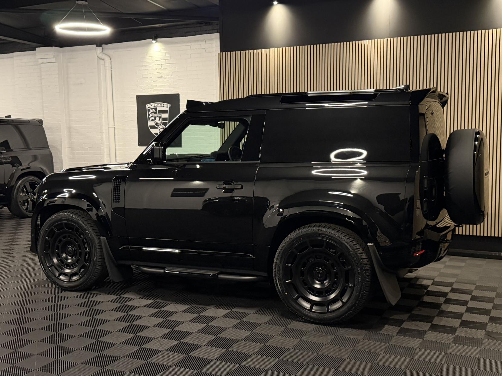 Land Rover Defender 90 3.0 D250 MHEV X-Dynamic SE Hard Top SUV 3dr Diesel Auto 4WD SWB Euro 6 (s/s) (249 ps)