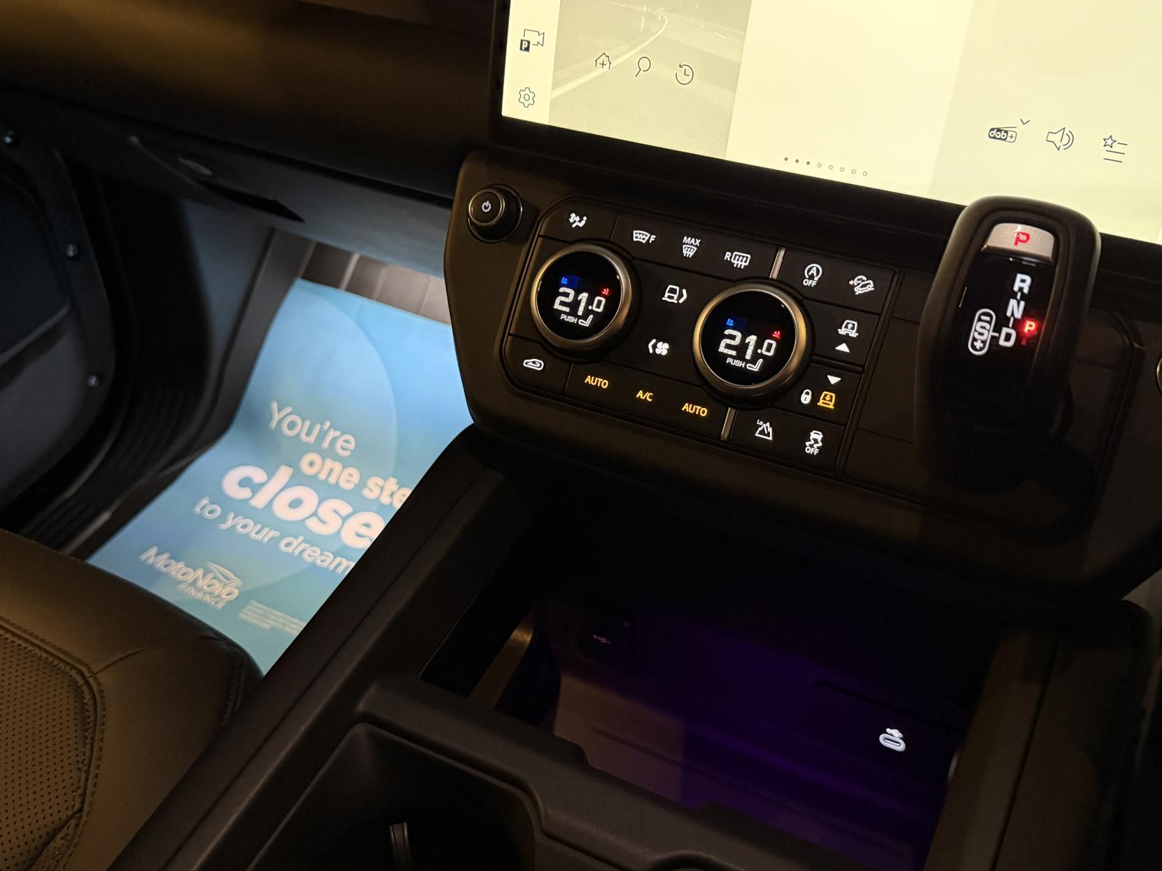 Land Rover Defender 90 3.0 D250 MHEV X-Dynamic SE Hard Top SUV 3dr Diesel Auto 4WD SWB Euro 6 (s/s) (249 ps)