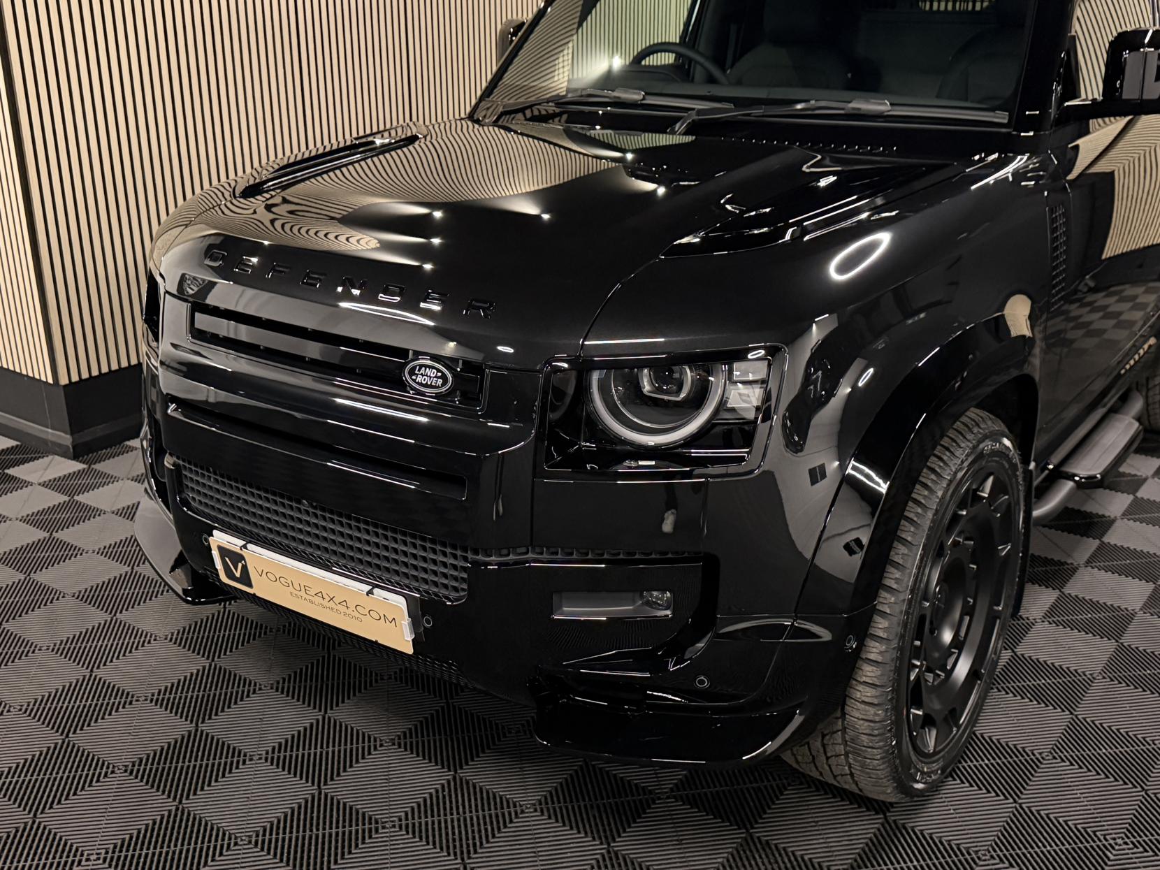 Land Rover Defender 90 3.0 D250 MHEV X-Dynamic SE Hard Top SUV 3dr Diesel Auto 4WD SWB Euro 6 (s/s) (249 ps)