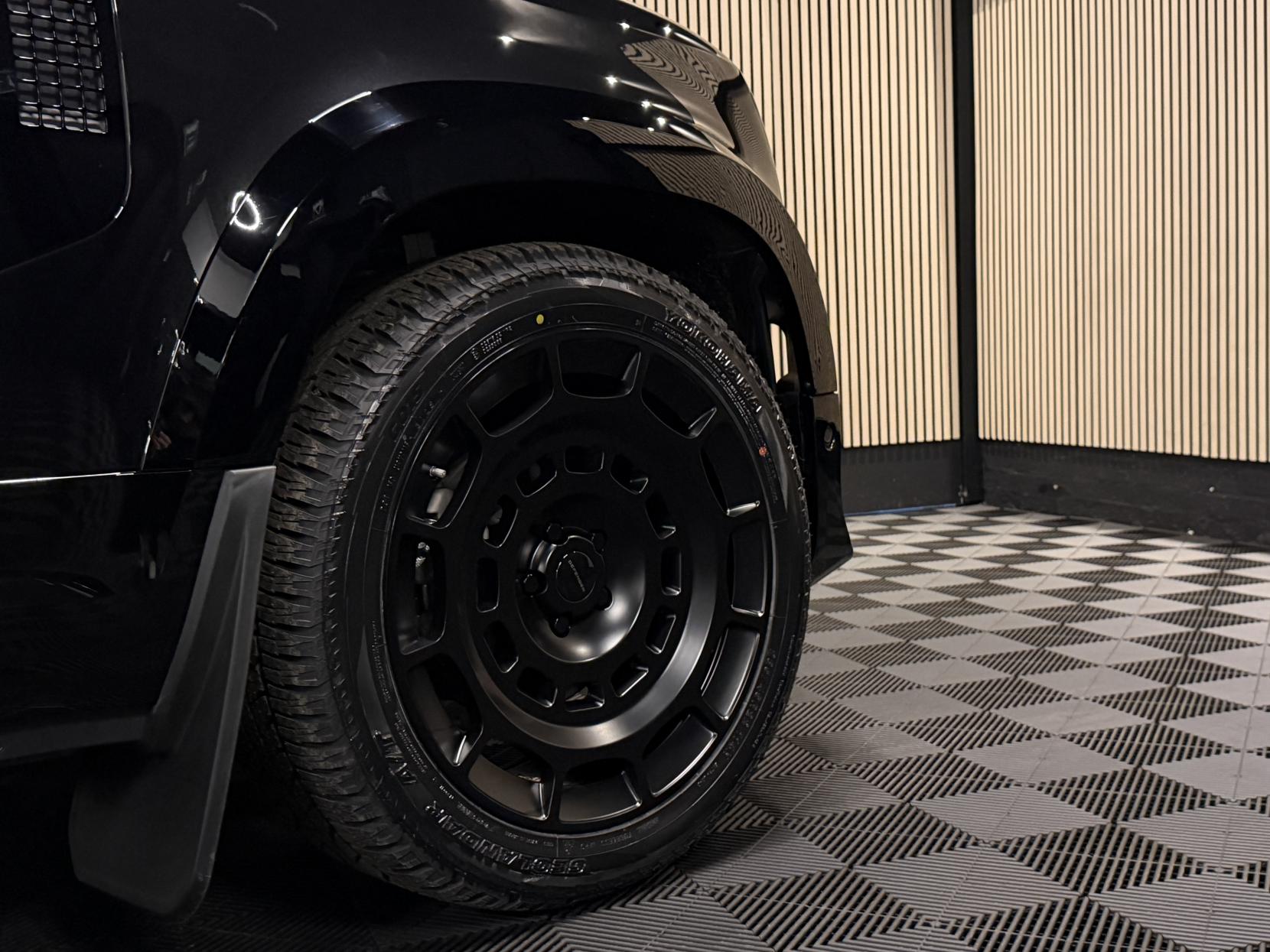 Land Rover Defender 90 3.0 D250 MHEV X-Dynamic SE Hard Top SUV 3dr Diesel Auto 4WD SWB Euro 6 (s/s) (249 ps)