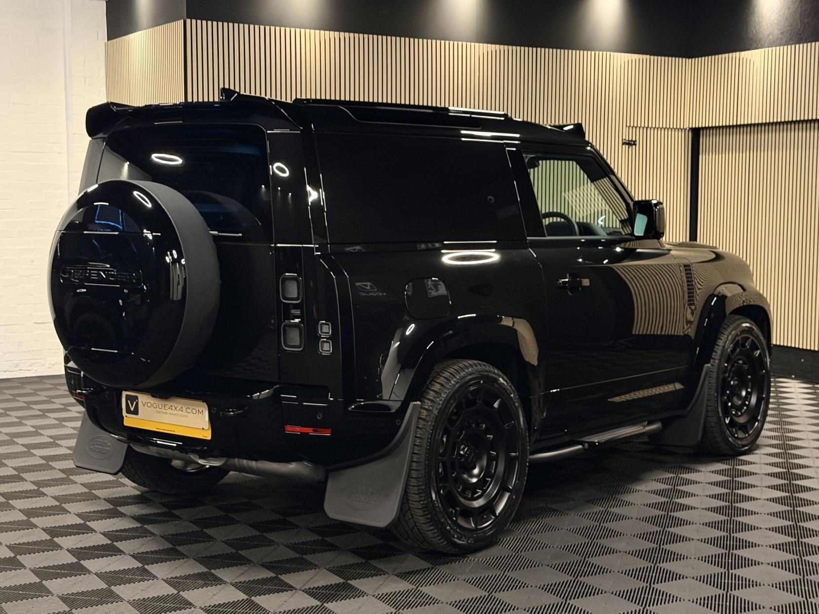 Land Rover Defender 90 3.0 D250 MHEV X-Dynamic SE Hard Top SUV 3dr Diesel Auto 4WD SWB Euro 6 (s/s) (249 ps)