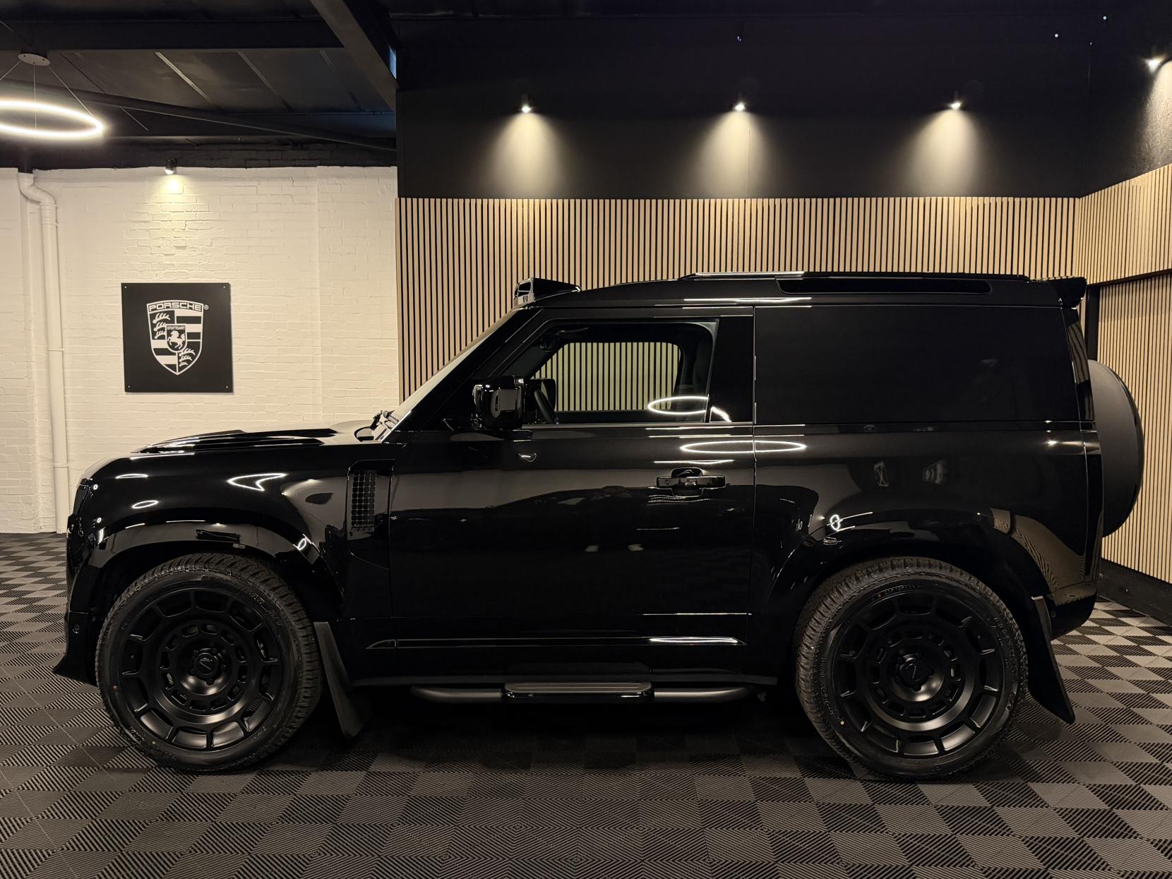 Land Rover Defender 90 3.0 D250 MHEV X-Dynamic SE Hard Top SUV 3dr Diesel Auto 4WD SWB Euro 6 (s/s) (249 ps)