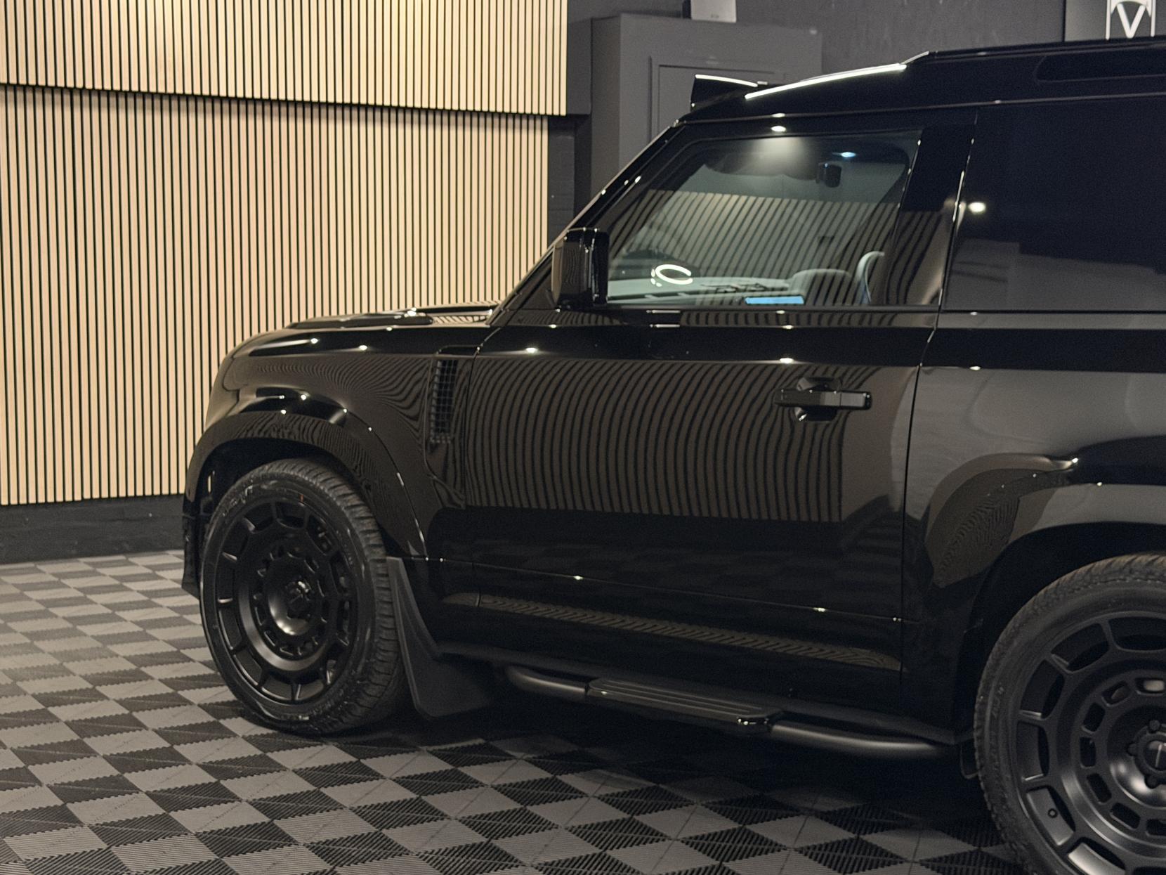 Land Rover Defender 90 3.0 D250 MHEV X-Dynamic SE Hard Top SUV 3dr Diesel Auto 4WD SWB Euro 6 (s/s) (249 ps)