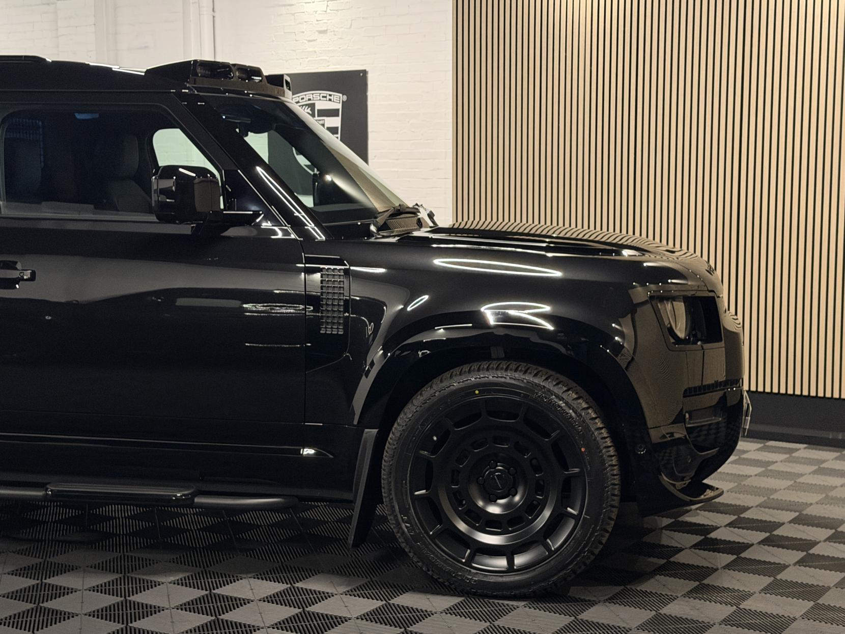 Land Rover Defender 90 3.0 D250 MHEV X-Dynamic SE Hard Top SUV 3dr Diesel Auto 4WD SWB Euro 6 (s/s) (249 ps)