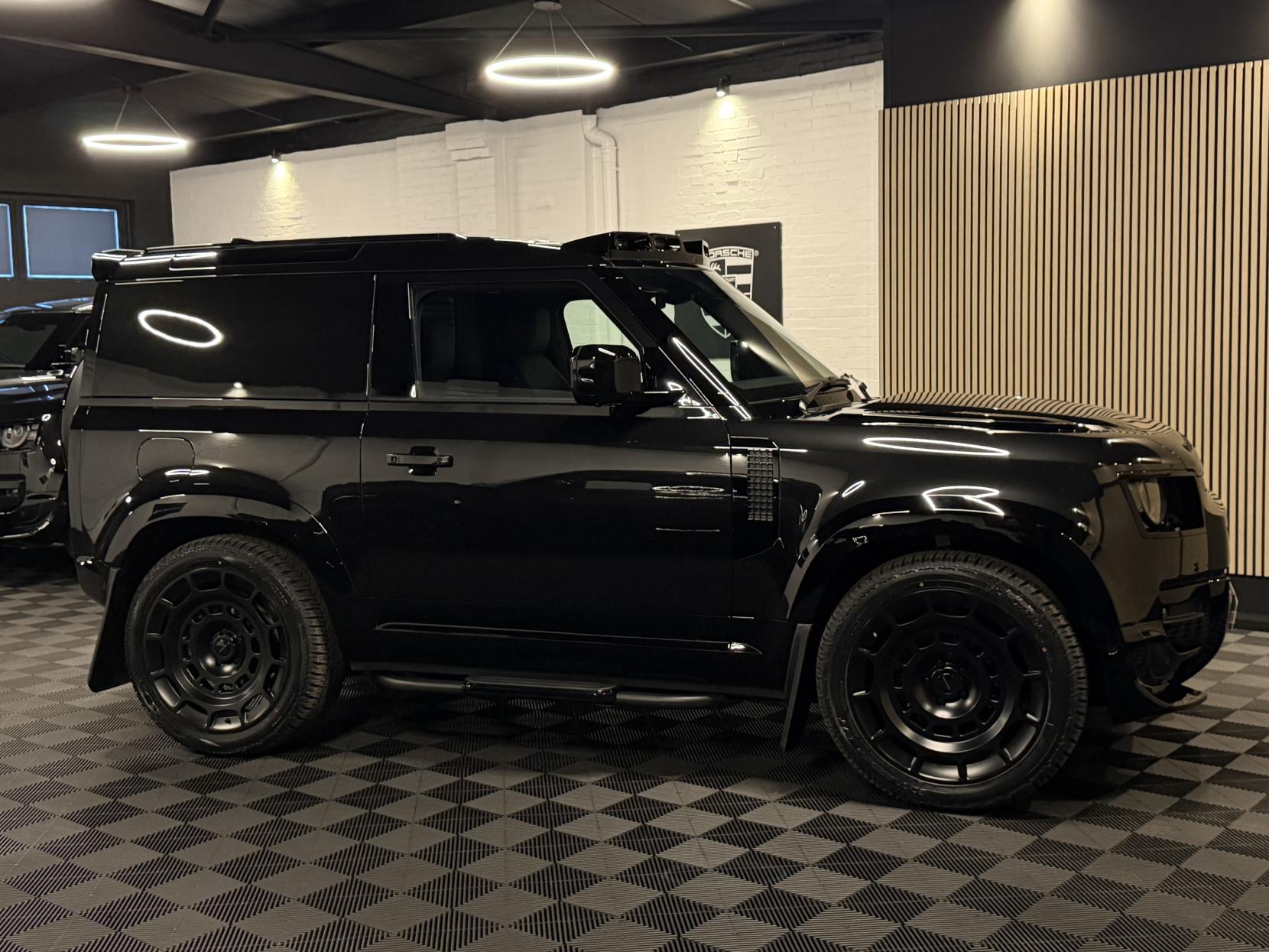 Land Rover Defender 90 3.0 D250 MHEV X-Dynamic SE Hard Top SUV 3dr Diesel Auto 4WD SWB Euro 6 (s/s) (249 ps)