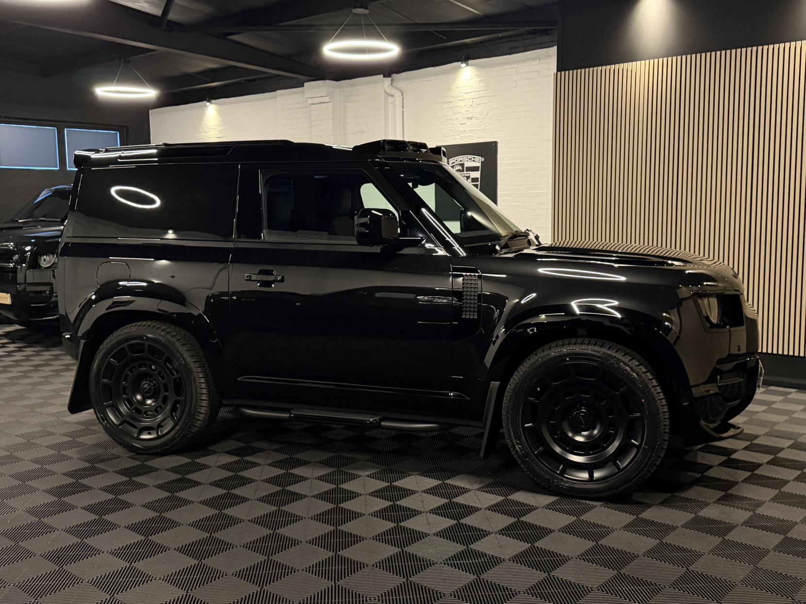 Land Rover Defender 90 3.0 D250 MHEV X-Dynamic SE Hard Top SUV 3dr Diesel Auto 4WD SWB Euro 6 (s/s) (249 ps)