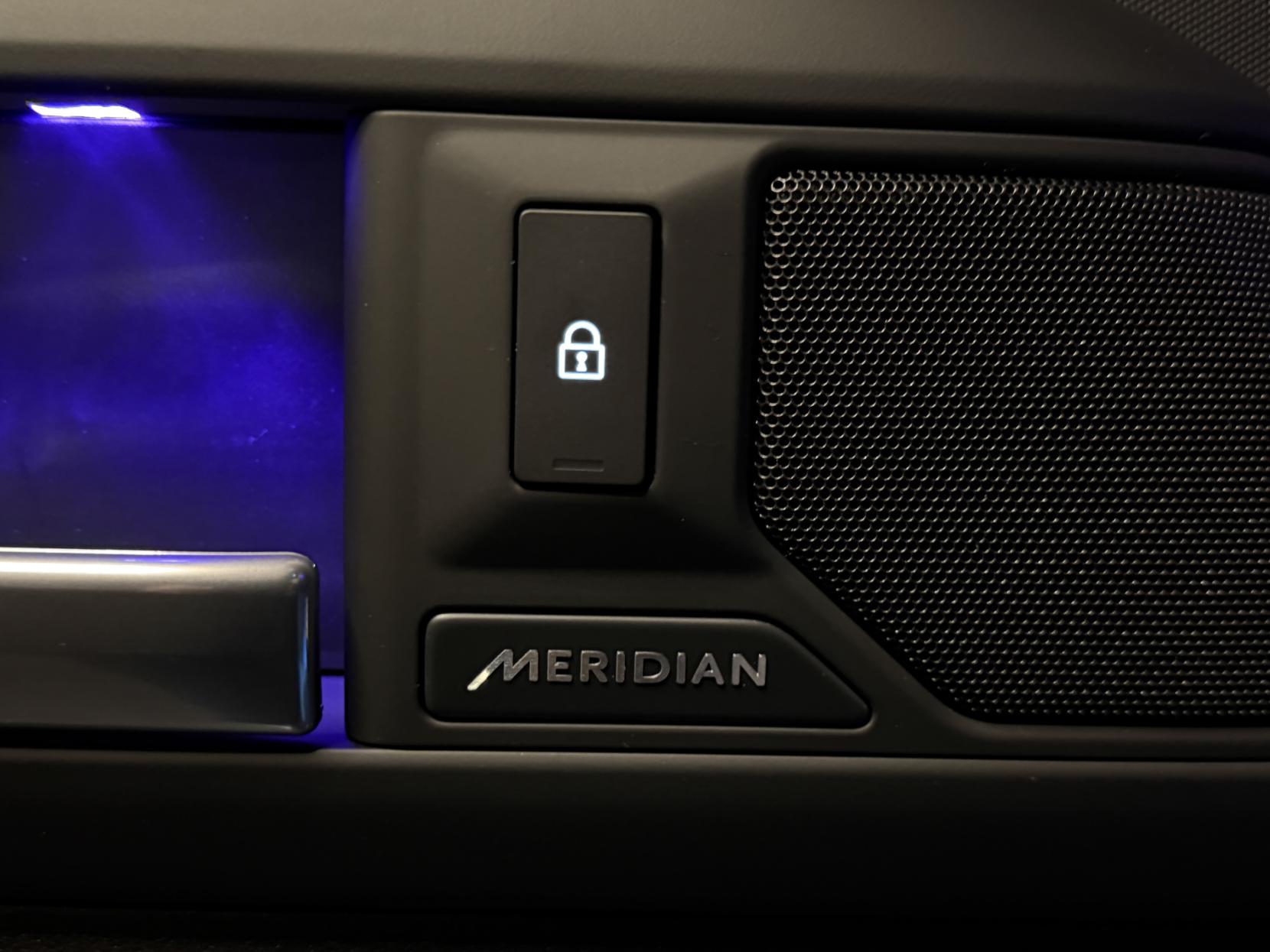 Land Rover Defender 90 3.0 D250 MHEV X-Dynamic SE Hard Top SUV 3dr Diesel Auto 4WD SWB Euro 6 (s/s) (249 ps)