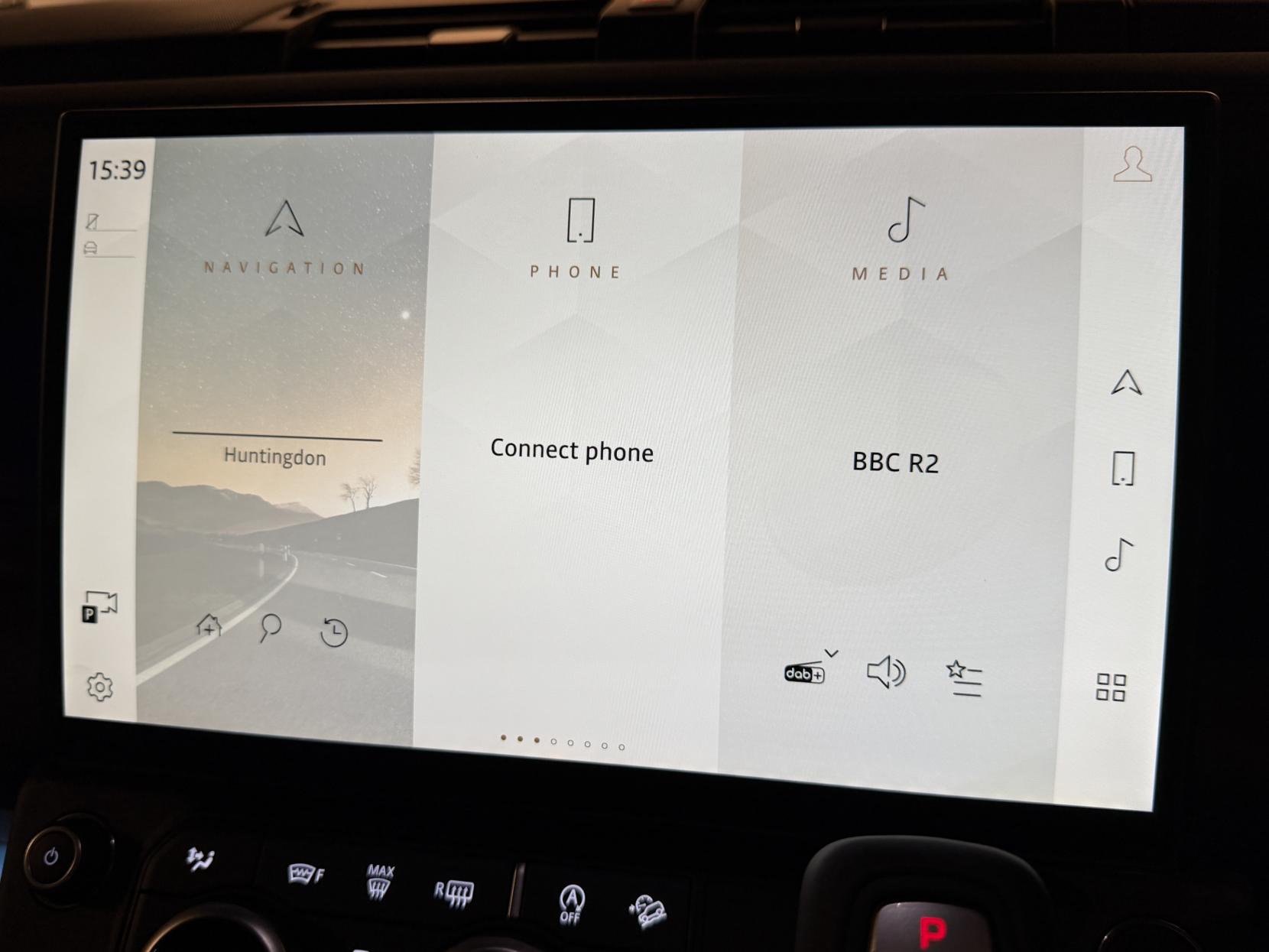 Land Rover Defender 90 3.0 D250 MHEV X-Dynamic SE Hard Top SUV 3dr Diesel Auto 4WD SWB Euro 6 (s/s) (249 ps)