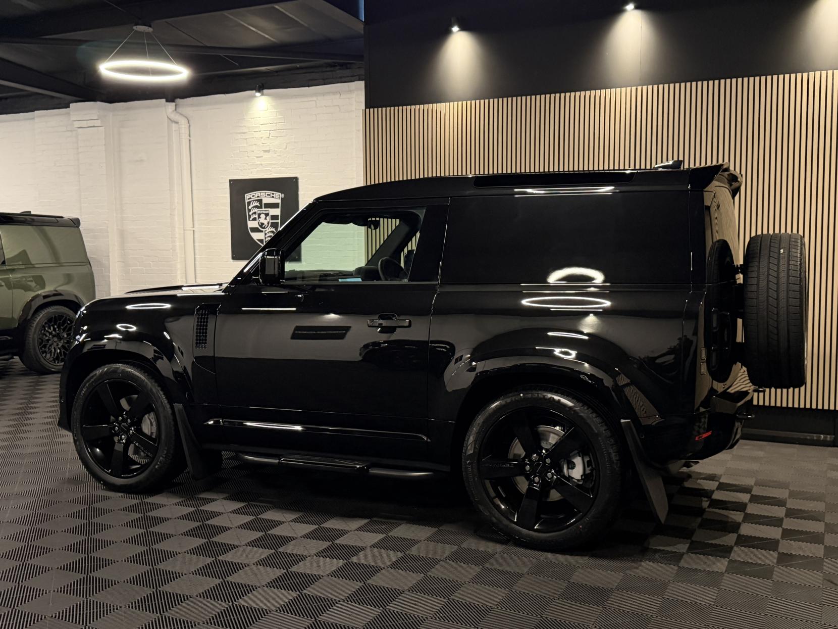 Land Rover Defender 90 3.0 D350 MHEV X-Dynamic HSE Hard Top SUV 3dr Diesel Auto 4WD SWB Euro 6 (s/s) (350 ps)