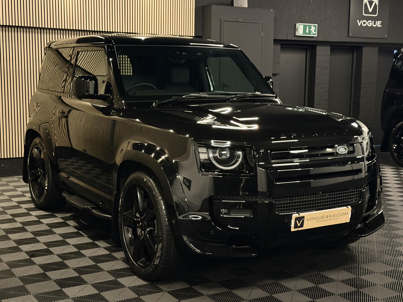 Land Rover Defender 90 3.0 D350 MHEV X-Dynamic HSE Hard Top SUV 3dr Diesel Auto 4WD SWB Euro 6 (s/s) (350 ps)