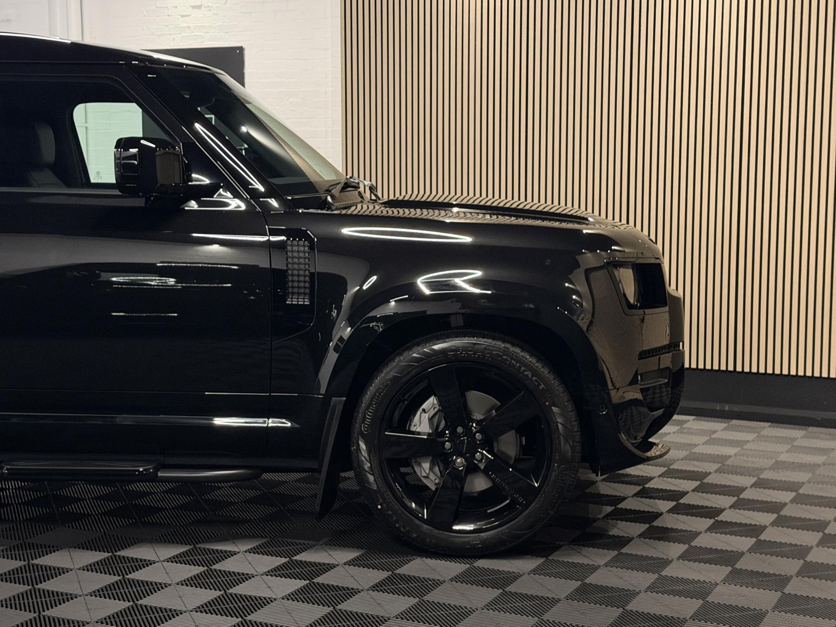 Land Rover Defender 90 3.0 D350 MHEV X-Dynamic HSE Hard Top SUV 3dr Diesel Auto 4WD SWB Euro 6 (s/s) (350 ps)