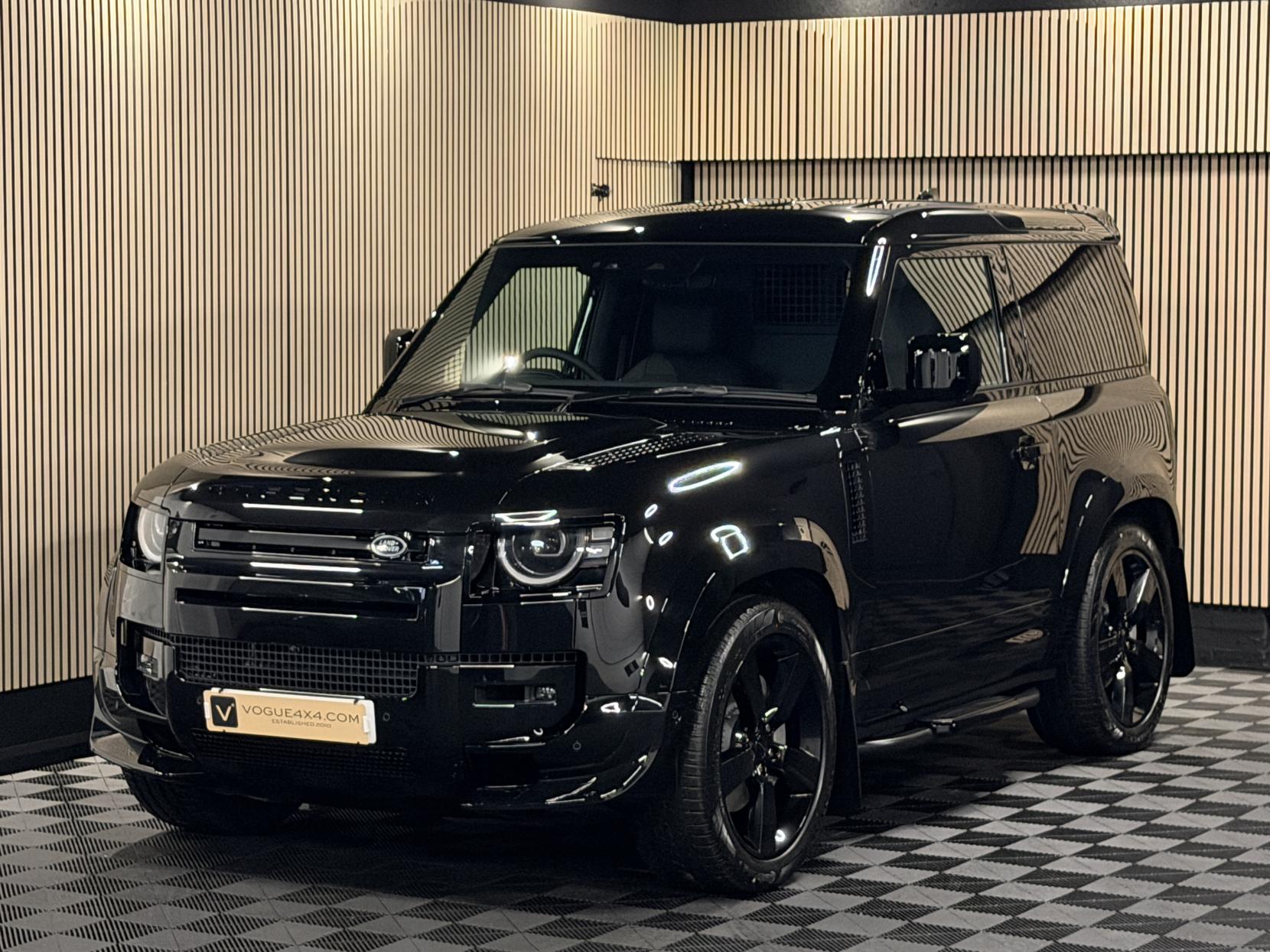 Land Rover Defender 90 3.0 D350 MHEV X-Dynamic HSE Hard Top SUV 3dr Diesel Auto 4WD SWB Euro 6 (s/s) (350 ps)