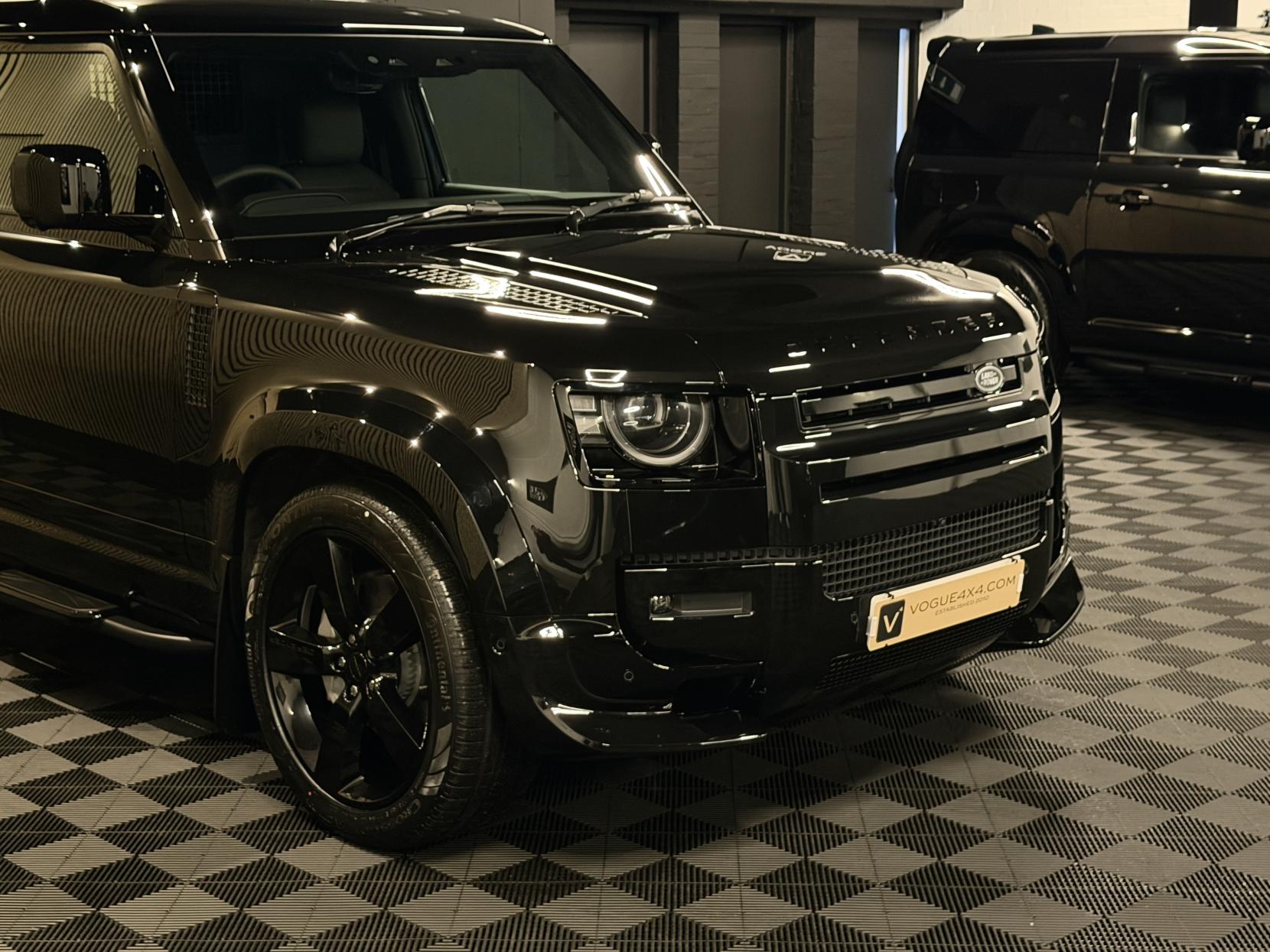 Land Rover Defender 90 3.0 D350 MHEV X-Dynamic HSE Hard Top SUV 3dr Diesel Auto 4WD SWB Euro 6 (s/s) (350 ps)