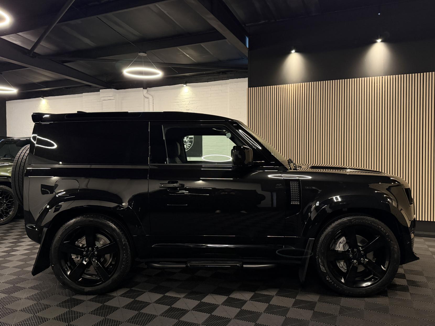 Land Rover Defender 90 3.0 D350 MHEV X-Dynamic HSE Hard Top SUV 3dr Diesel Auto 4WD SWB Euro 6 (s/s) (350 ps)