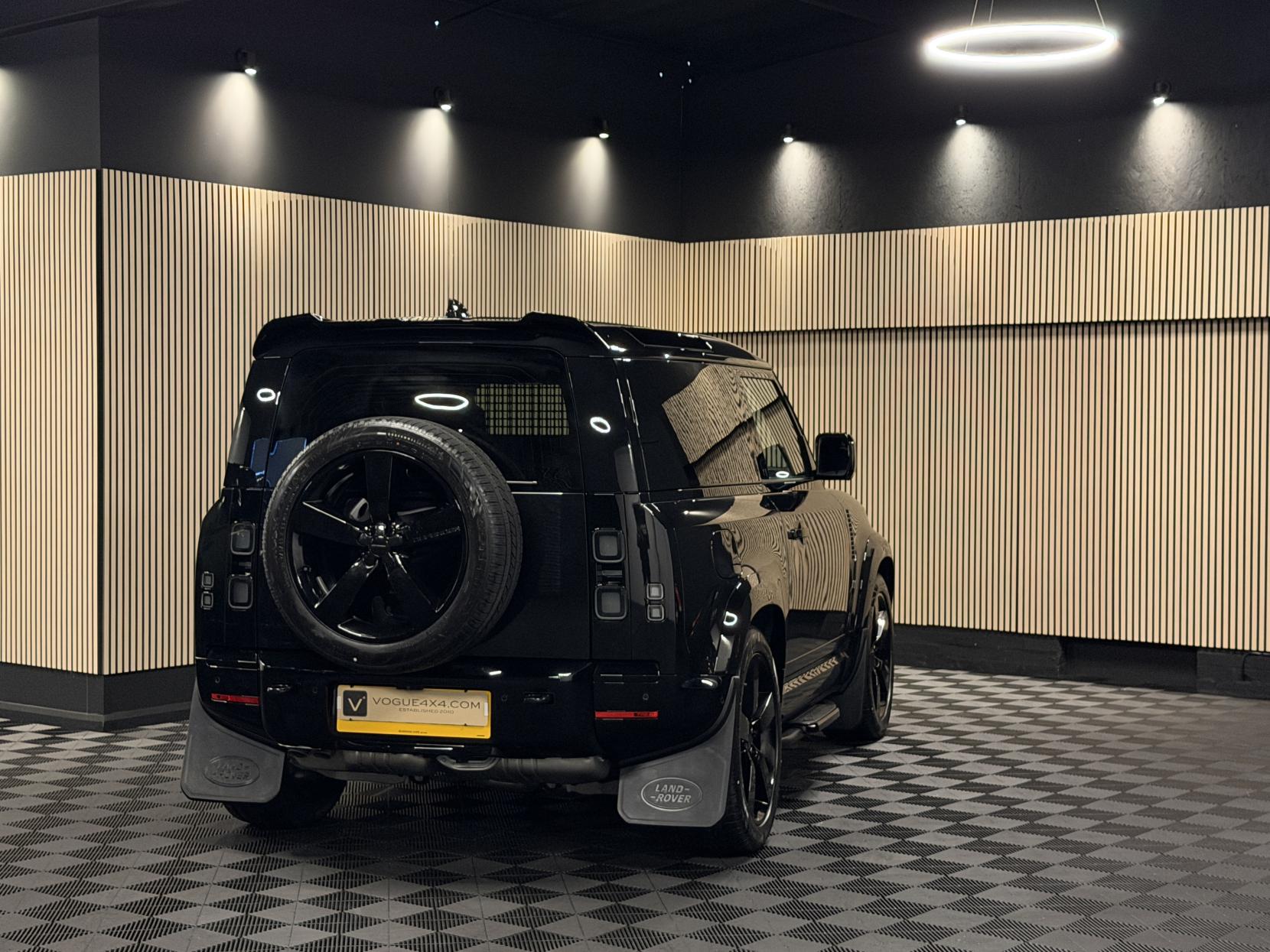 Land Rover Defender 90 3.0 D350 MHEV X-Dynamic HSE Hard Top SUV 3dr Diesel Auto 4WD SWB Euro 6 (s/s) (350 ps)