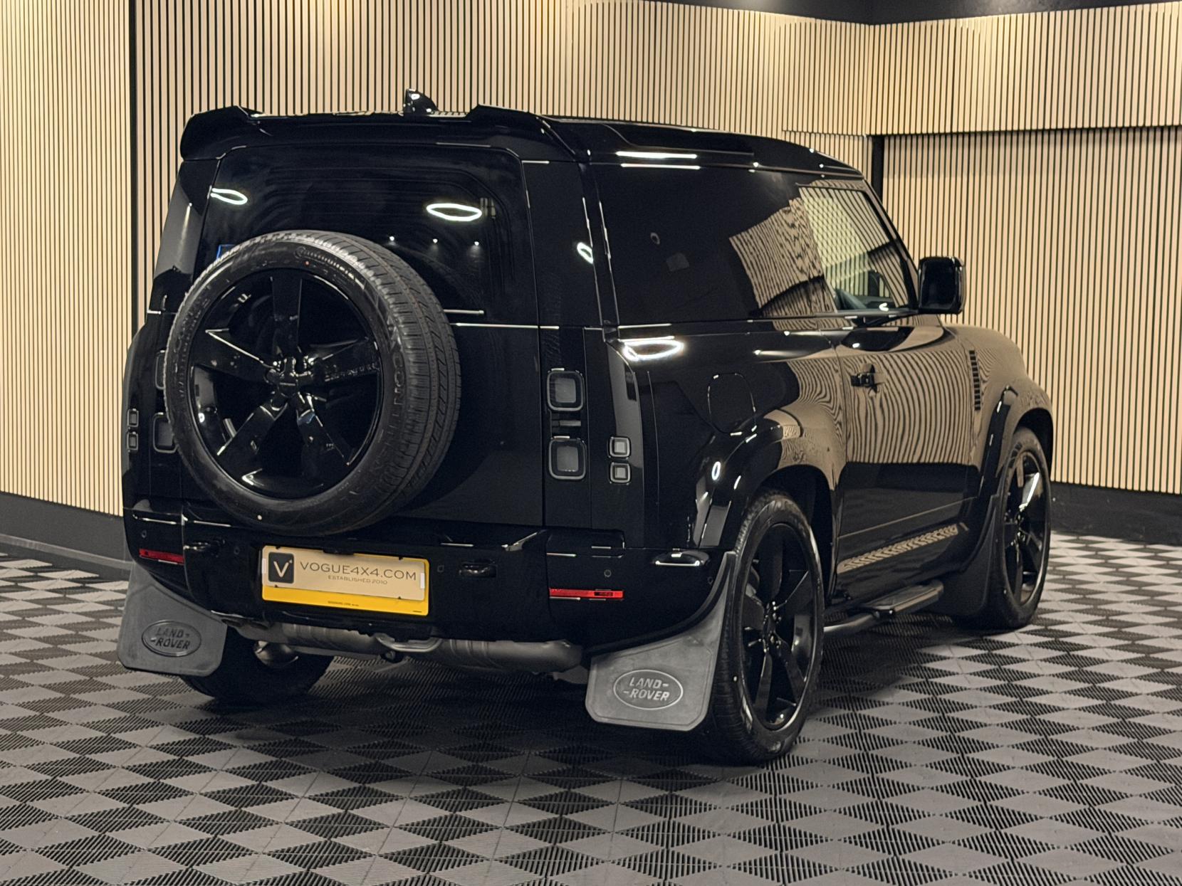 Land Rover Defender 90 3.0 D350 MHEV X-Dynamic HSE Hard Top SUV 3dr Diesel Auto 4WD SWB Euro 6 (s/s) (350 ps)