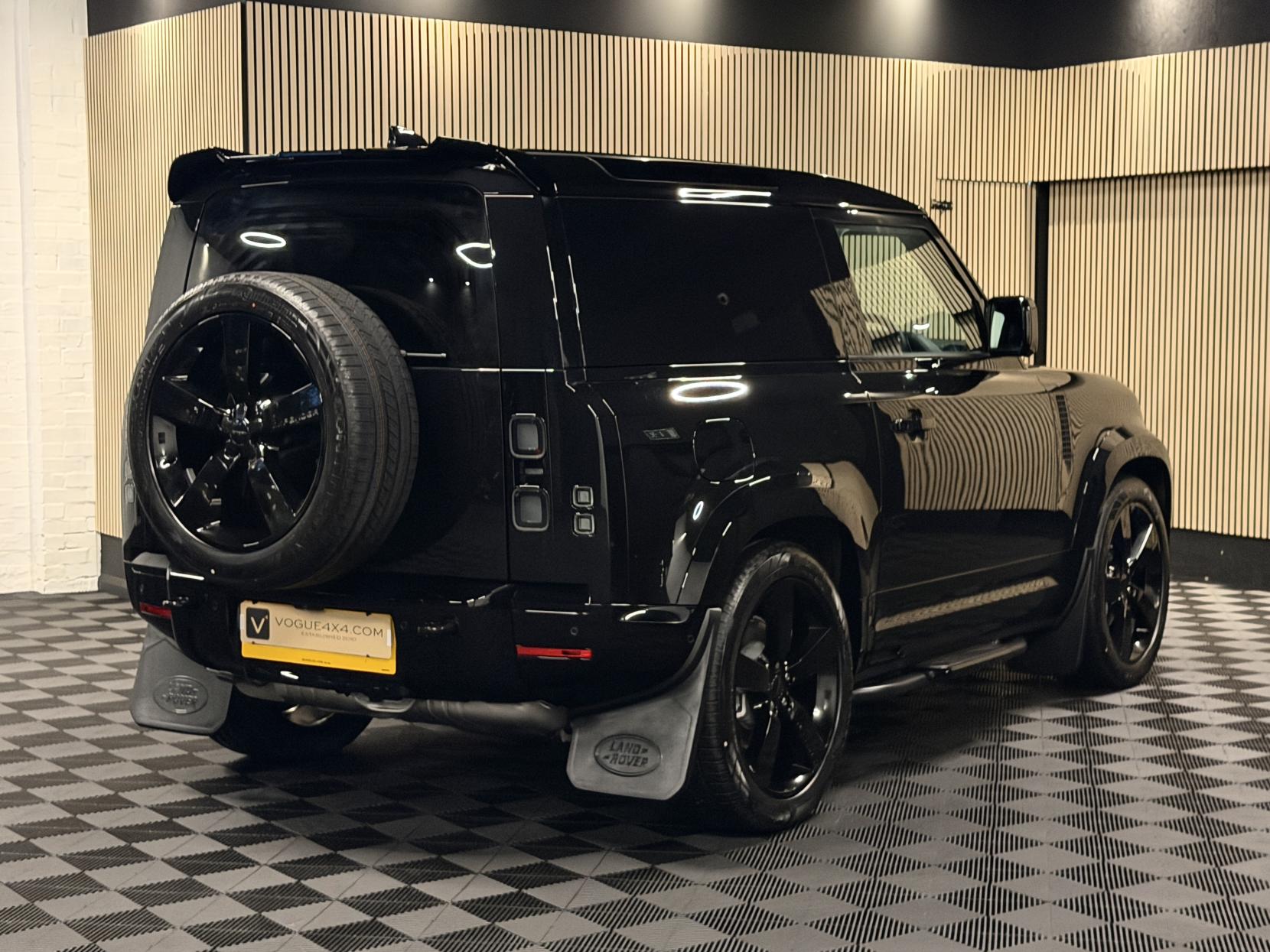 Land Rover Defender 90 3.0 D350 MHEV X-Dynamic HSE Hard Top SUV 3dr Diesel Auto 4WD SWB Euro 6 (s/s) (350 ps)