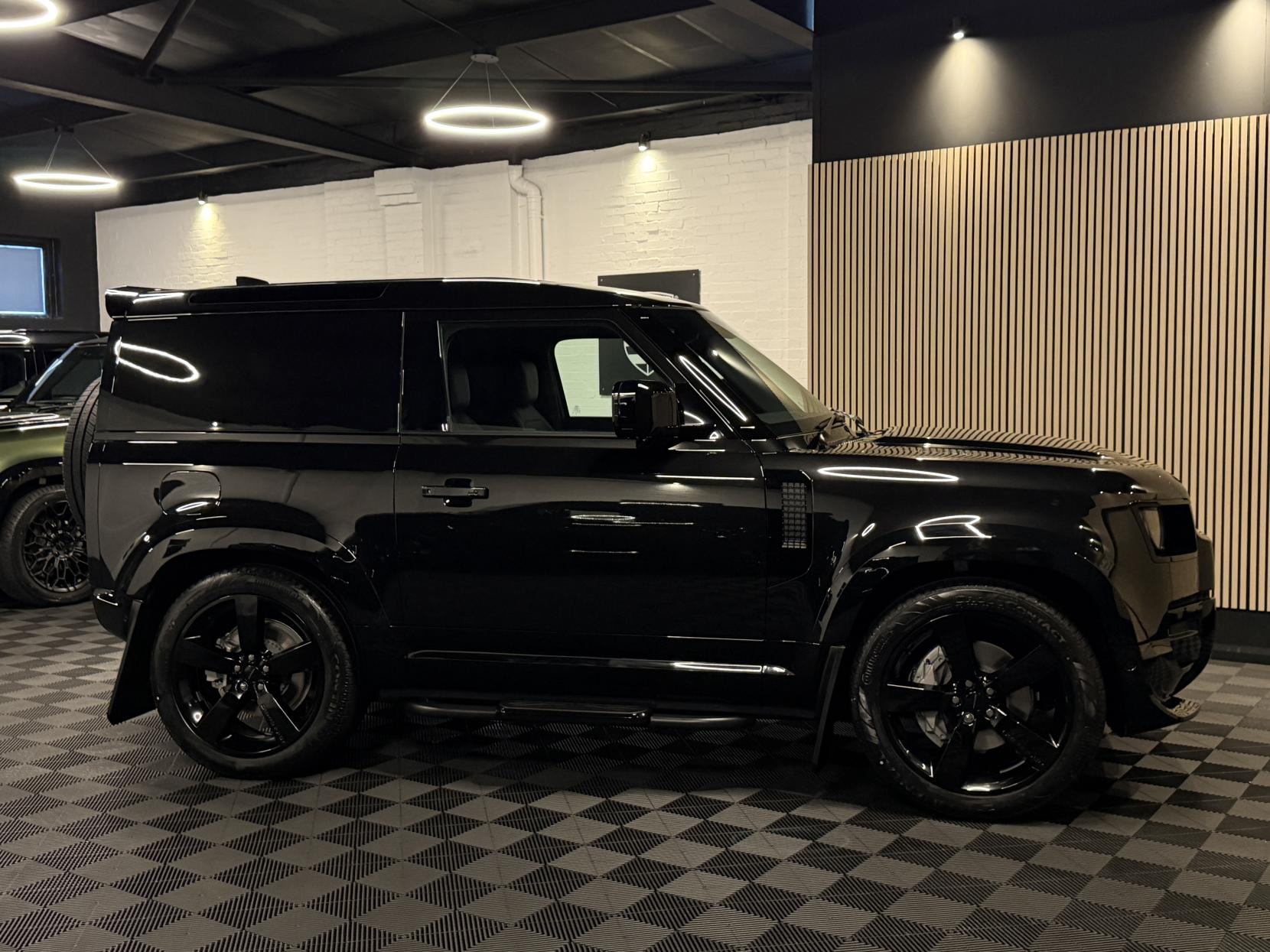 Land Rover Defender 90 3.0 D350 MHEV X-Dynamic HSE Hard Top SUV 3dr Diesel Auto 4WD SWB Euro 6 (s/s) (350 ps)