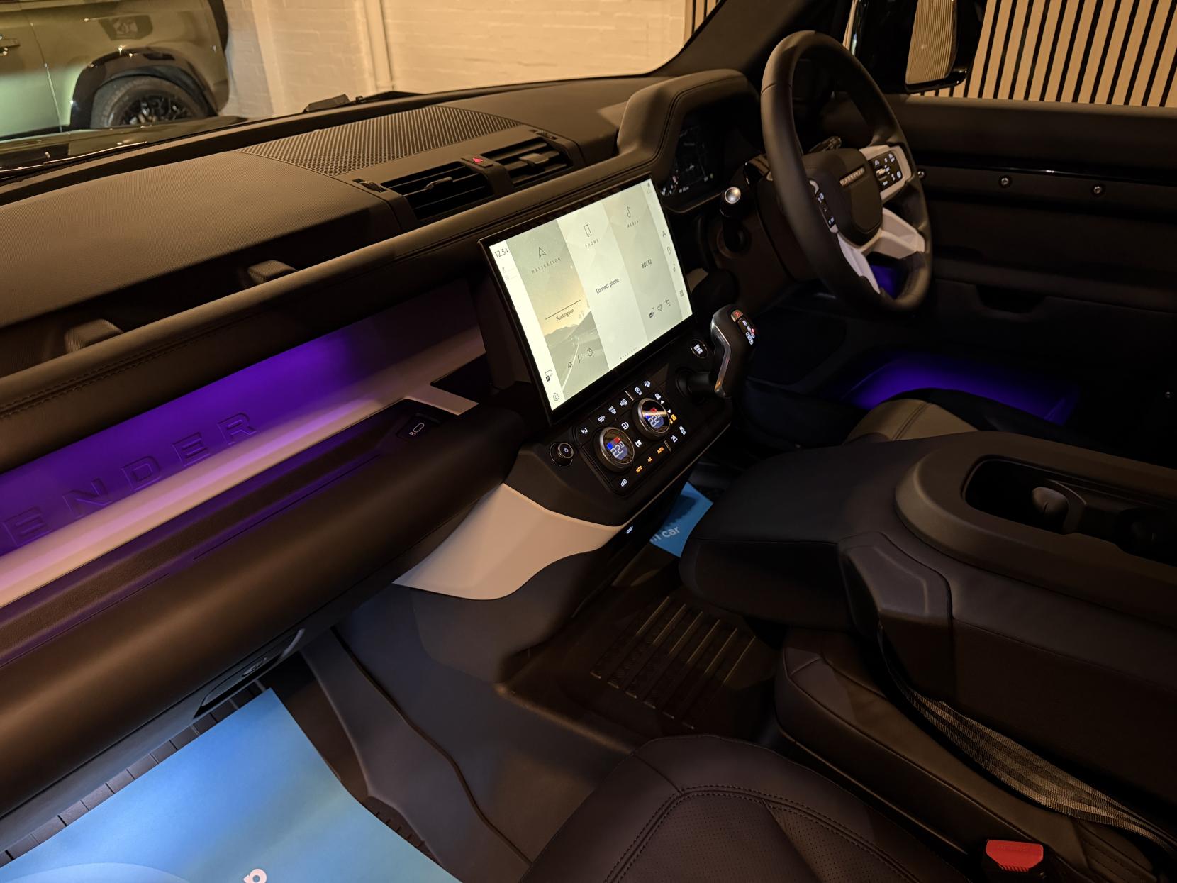 Land Rover Defender 90 3.0 D350 MHEV X-Dynamic HSE Hard Top SUV 3dr Diesel Auto 4WD SWB Euro 6 (s/s) (350 ps)