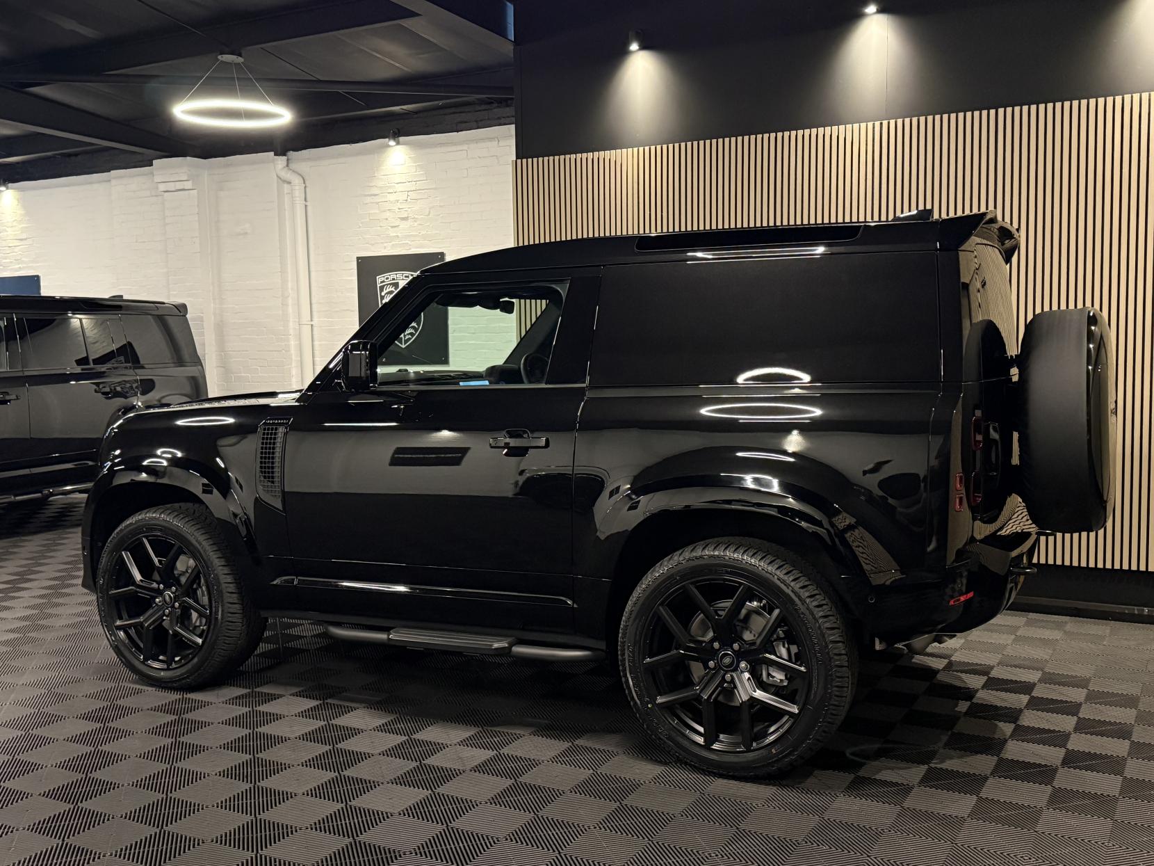 Land Rover Defender 90 3.0 D350 MHEV X-Dynamic HSE Hard Top SUV 3dr Diesel Auto 4WD SWB Euro 6 (s/s) (350 ps)