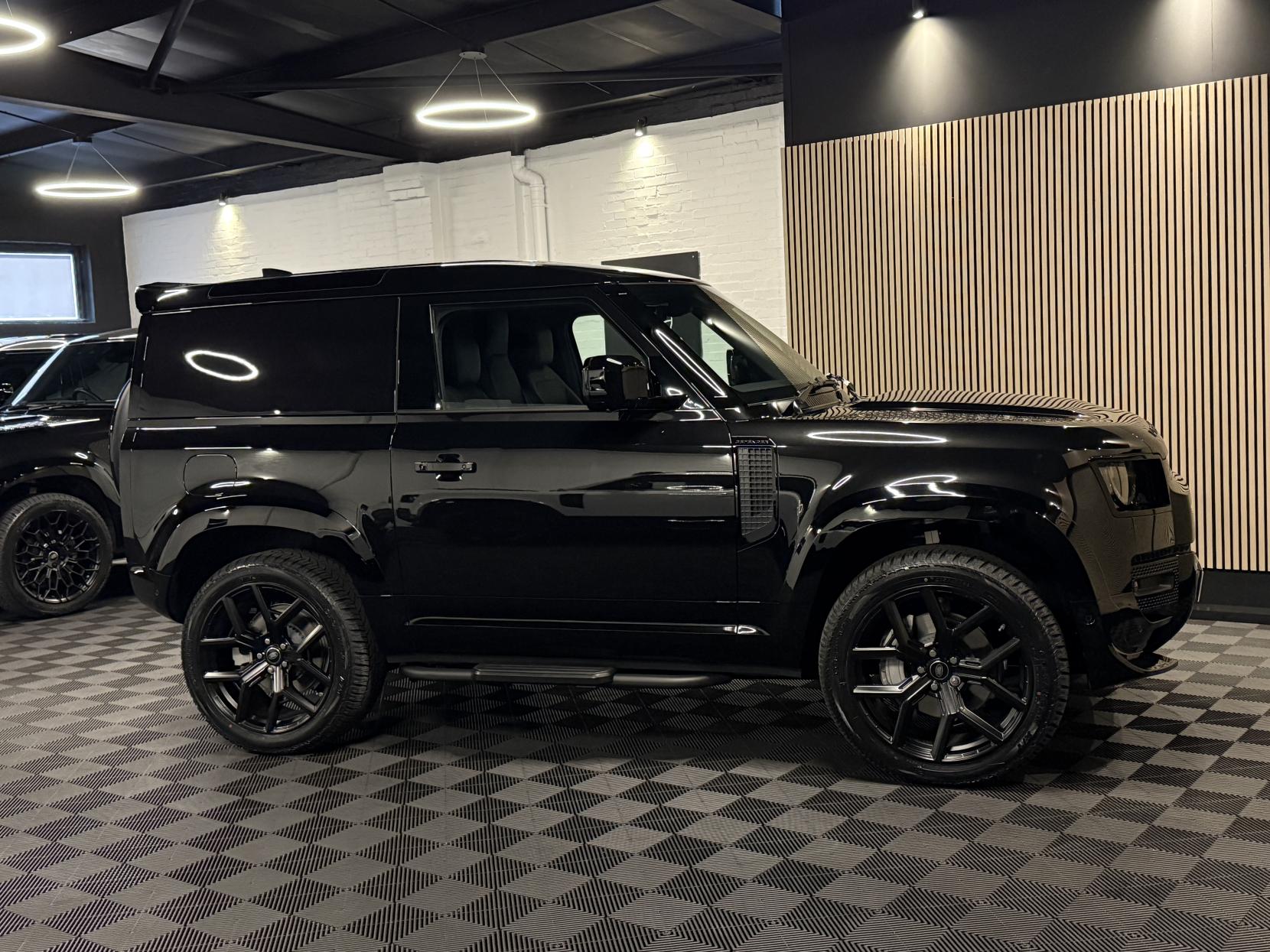 Land Rover Defender 90 3.0 D350 MHEV X-Dynamic HSE Hard Top SUV 3dr Diesel Auto 4WD SWB Euro 6 (s/s) (350 ps)