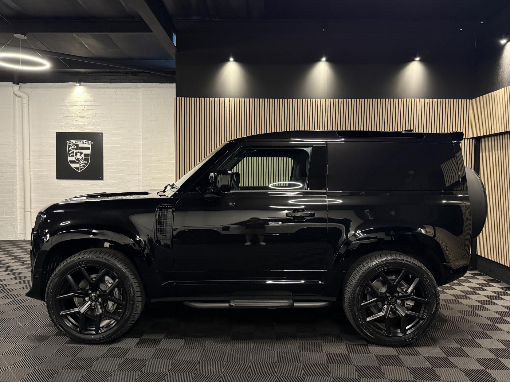 Land Rover Defender 90 3.0 D350 MHEV X-Dynamic HSE Hard Top SUV 3dr Diesel Auto 4WD SWB Euro 6 (s/s) (350 ps)