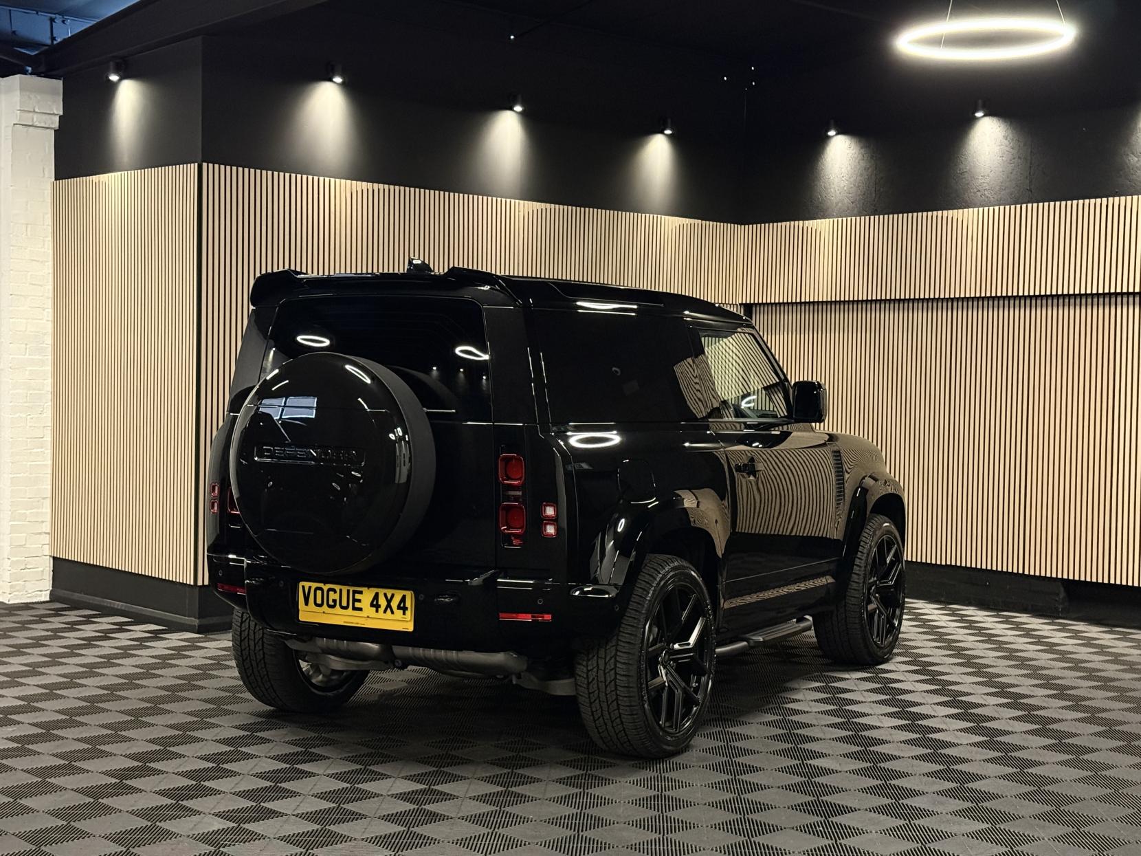 Land Rover Defender 90 3.0 D350 MHEV X-Dynamic HSE Hard Top SUV 3dr Diesel Auto 4WD SWB Euro 6 (s/s) (350 ps)