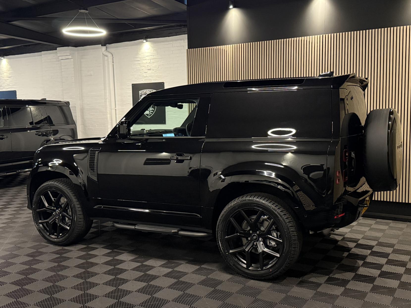 Land Rover Defender 90 3.0 D350 MHEV X-Dynamic HSE Hard Top SUV 3dr Diesel Auto 4WD SWB Euro 6 (s/s) (350 ps)