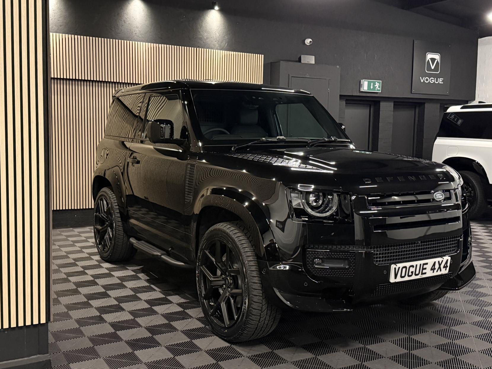 Land Rover Defender 90 3.0 D350 MHEV X-Dynamic HSE Hard Top SUV 3dr Diesel Auto 4WD SWB Euro 6 (s/s) (350 ps)