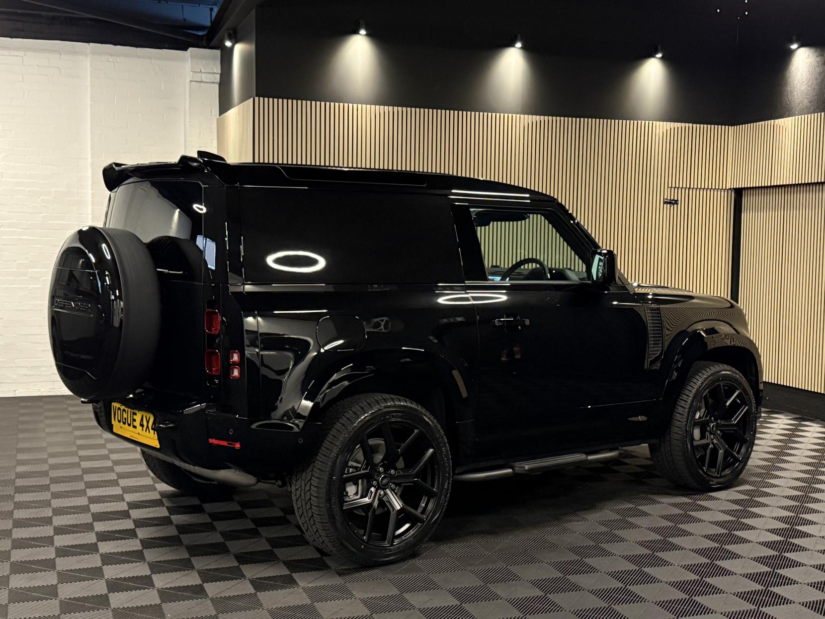 Land Rover Defender 90 3.0 D350 MHEV X-Dynamic HSE Hard Top SUV 3dr Diesel Auto 4WD SWB Euro 6 (s/s) (350 ps)