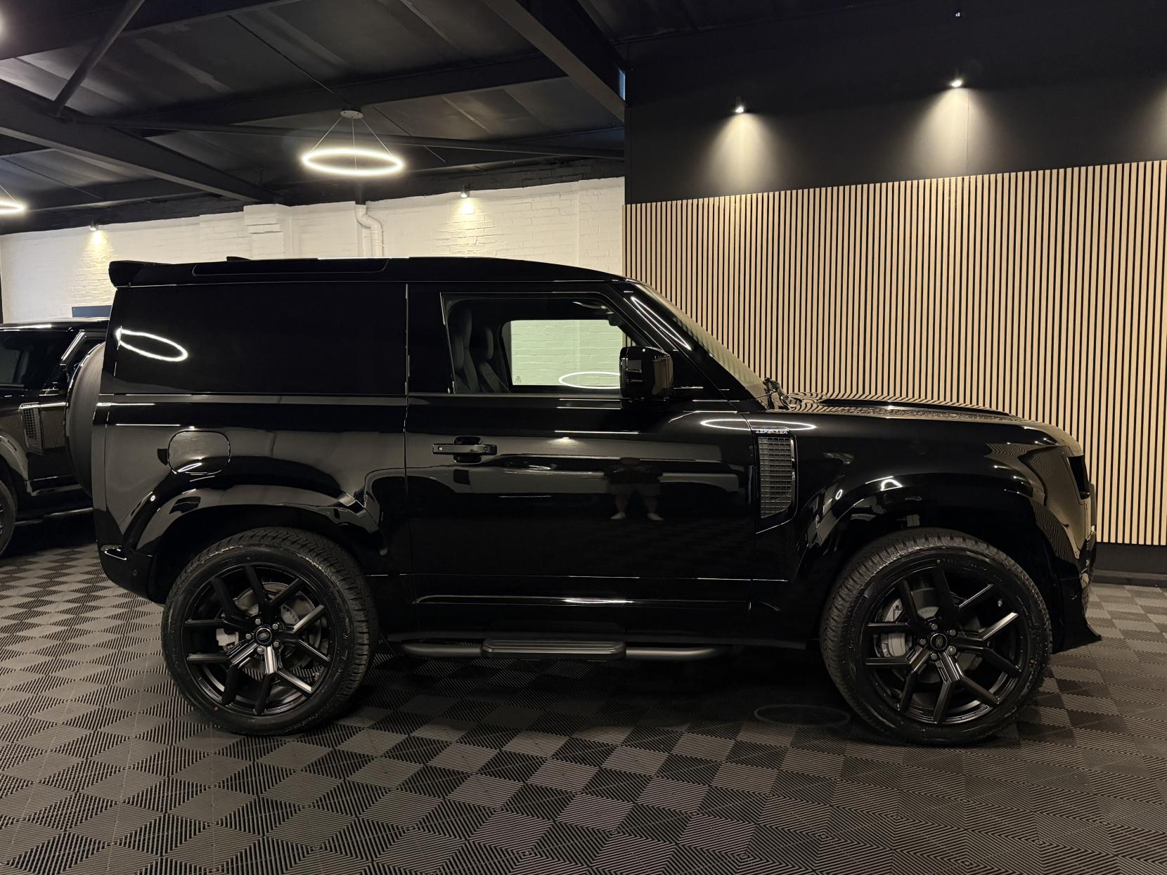 Land Rover Defender 90 3.0 D350 MHEV X-Dynamic HSE Hard Top SUV 3dr Diesel Auto 4WD SWB Euro 6 (s/s) (350 ps)