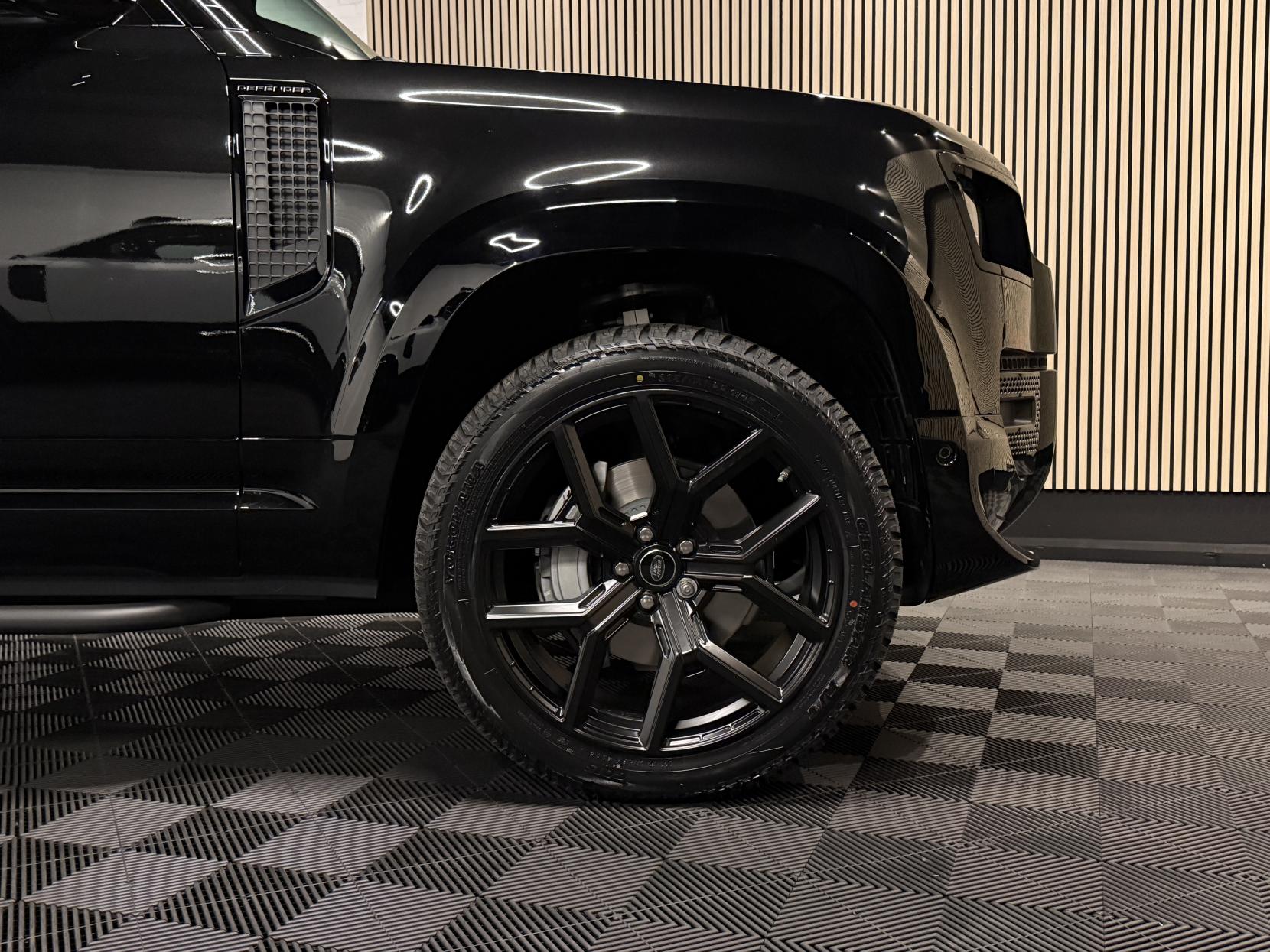 Land Rover Defender 90 3.0 D350 MHEV X-Dynamic HSE Hard Top SUV 3dr Diesel Auto 4WD SWB Euro 6 (s/s) (350 ps)