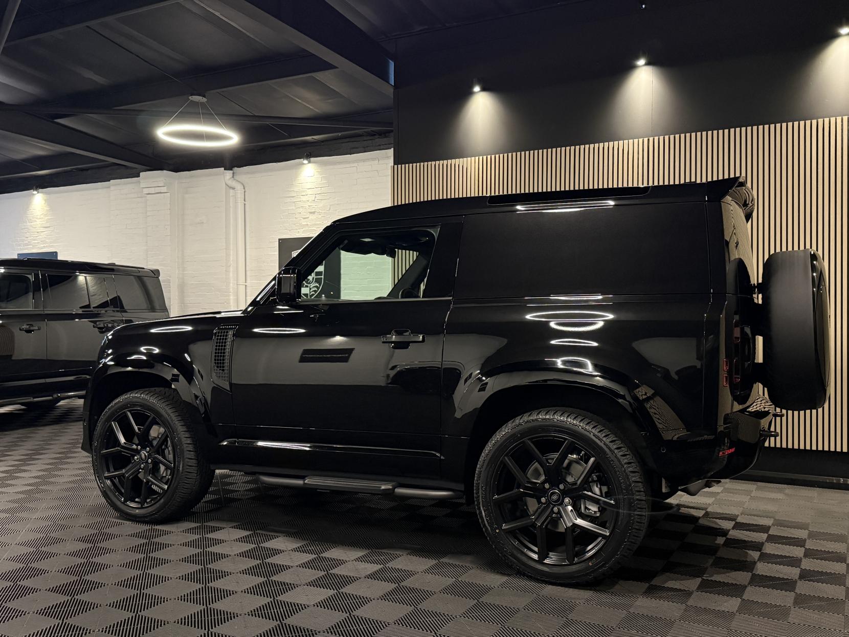 Land Rover Defender 90 3.0 D350 MHEV X-Dynamic HSE Hard Top SUV 3dr Diesel Auto 4WD SWB Euro 6 (s/s) (350 ps)