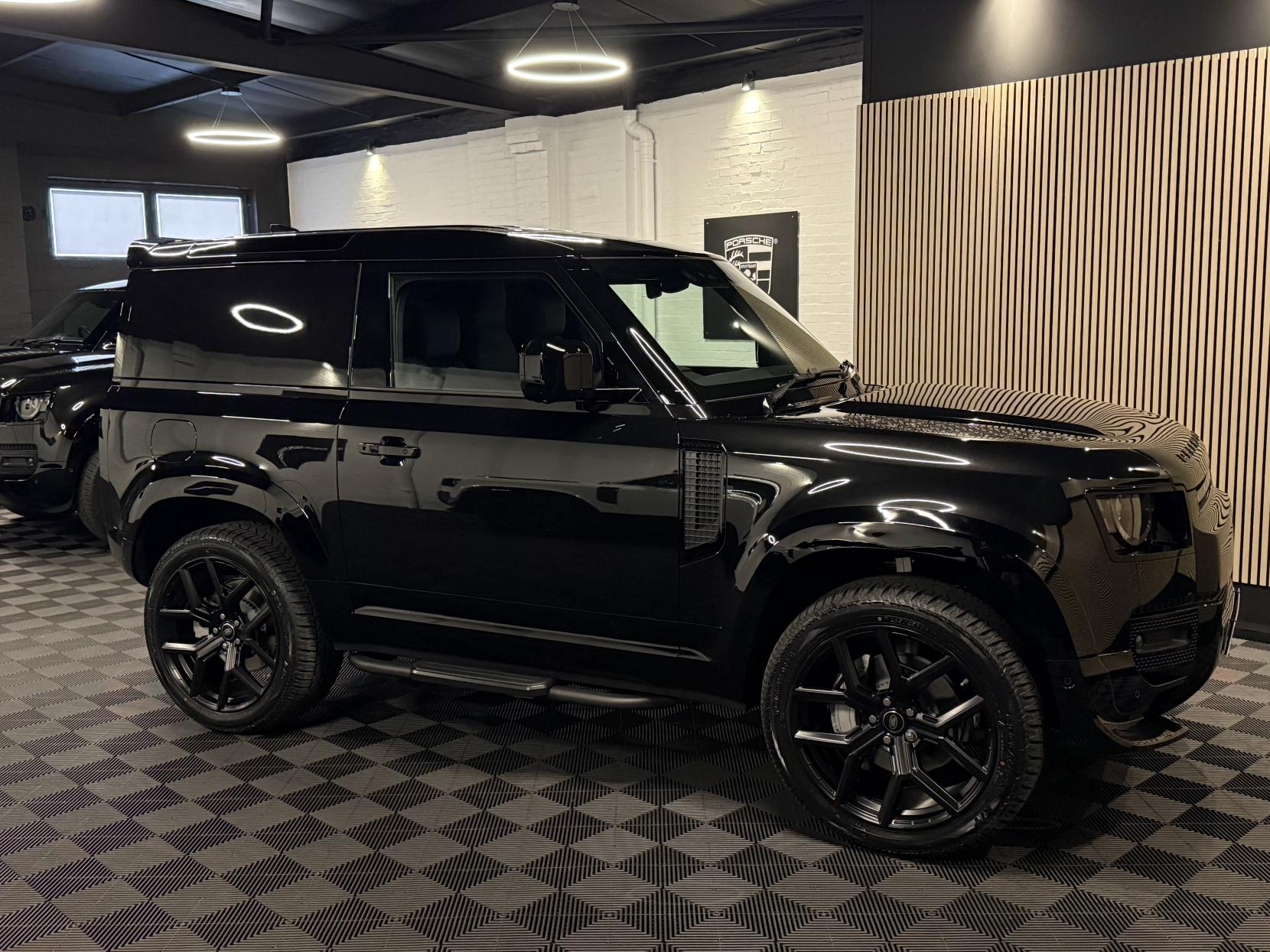 Land Rover Defender 90 3.0 D350 MHEV X-Dynamic HSE Hard Top SUV 3dr Diesel Auto 4WD SWB Euro 6 (s/s) (350 ps)