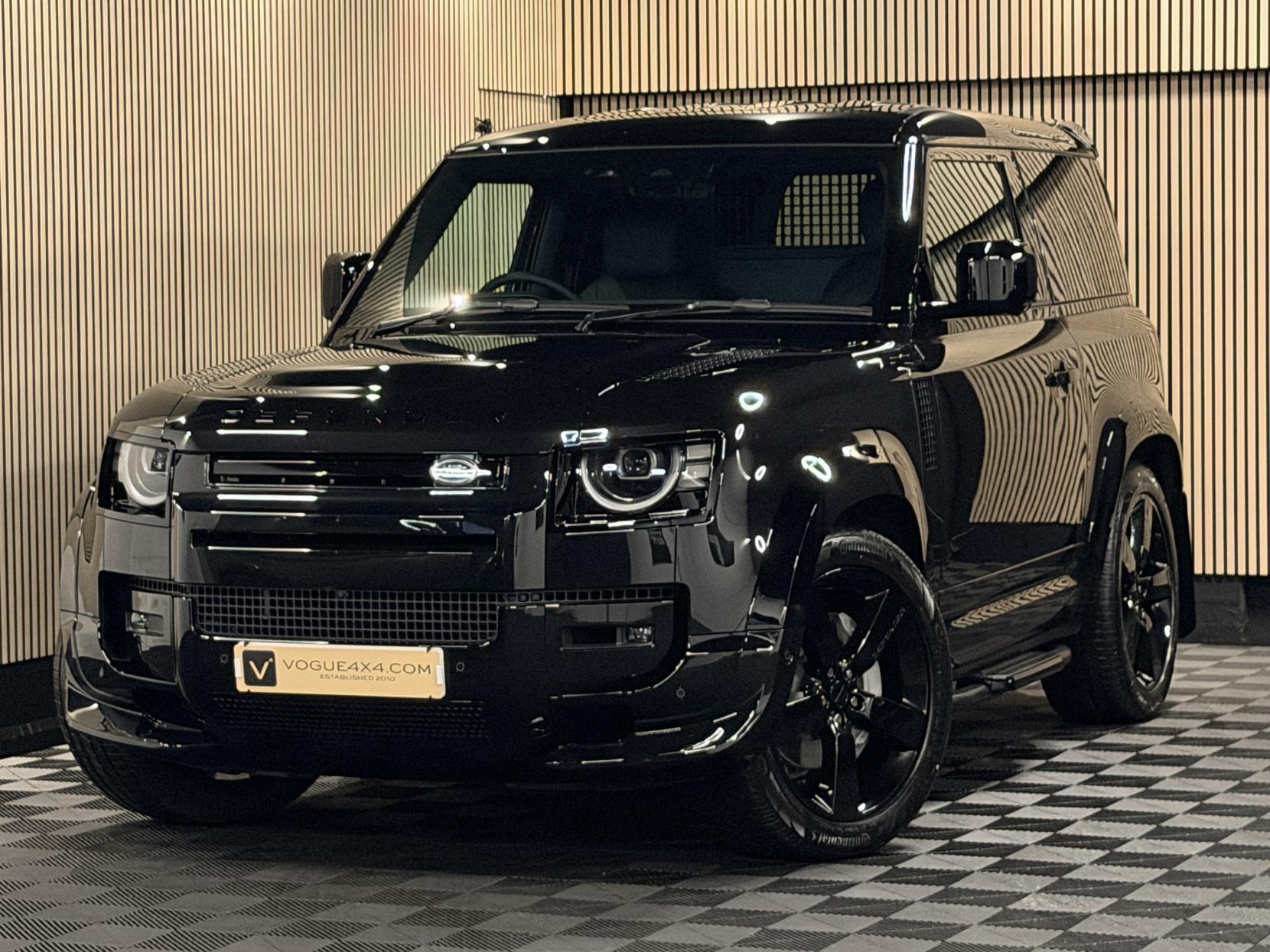 Land Rover Defender 90 3.0 D350 MHEV X-Dynamic HSE Hard Top SUV 3dr Diesel Auto 4WD SWB Euro 6 (s/s) (350 ps)