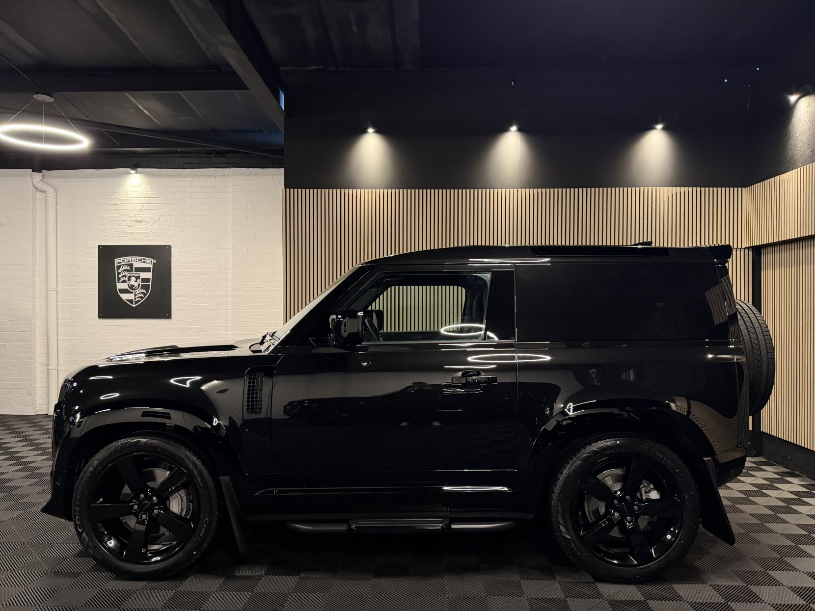 Land Rover Defender 90 3.0 D350 MHEV X-Dynamic HSE Hard Top SUV 3dr Diesel Auto 4WD SWB Euro 6 (s/s) (350 ps)