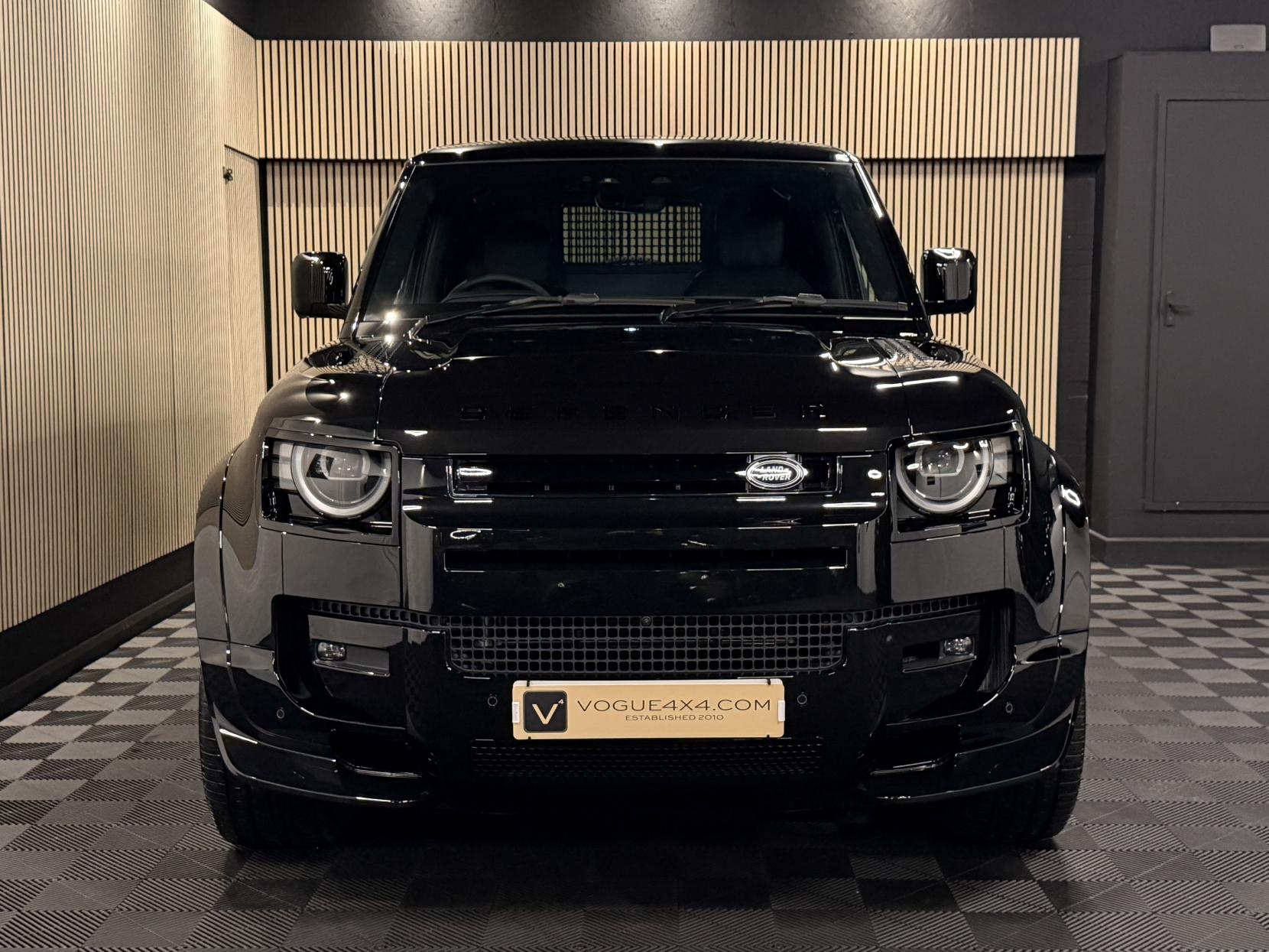 Land Rover Defender 90 3.0 D350 MHEV X-Dynamic HSE Hard Top SUV 3dr Diesel Auto 4WD SWB Euro 6 (s/s) (350 ps)