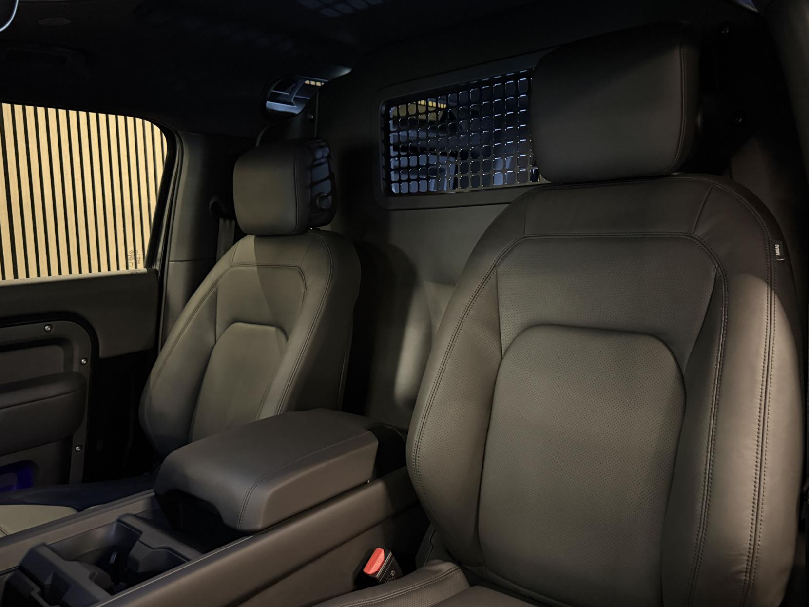 Land Rover Defender 90 3.0 D350 MHEV X-Dynamic HSE Hard Top SUV 3dr Diesel Auto 4WD SWB Euro 6 (s/s) (350 ps)